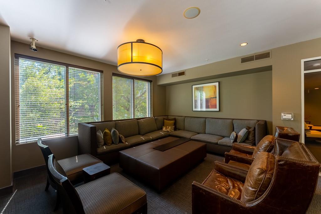 54 Rainey St # 1122, Austin, TX 78701