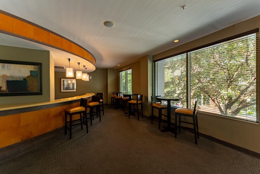 54 Rainey St # 1122, Austin, TX 78701