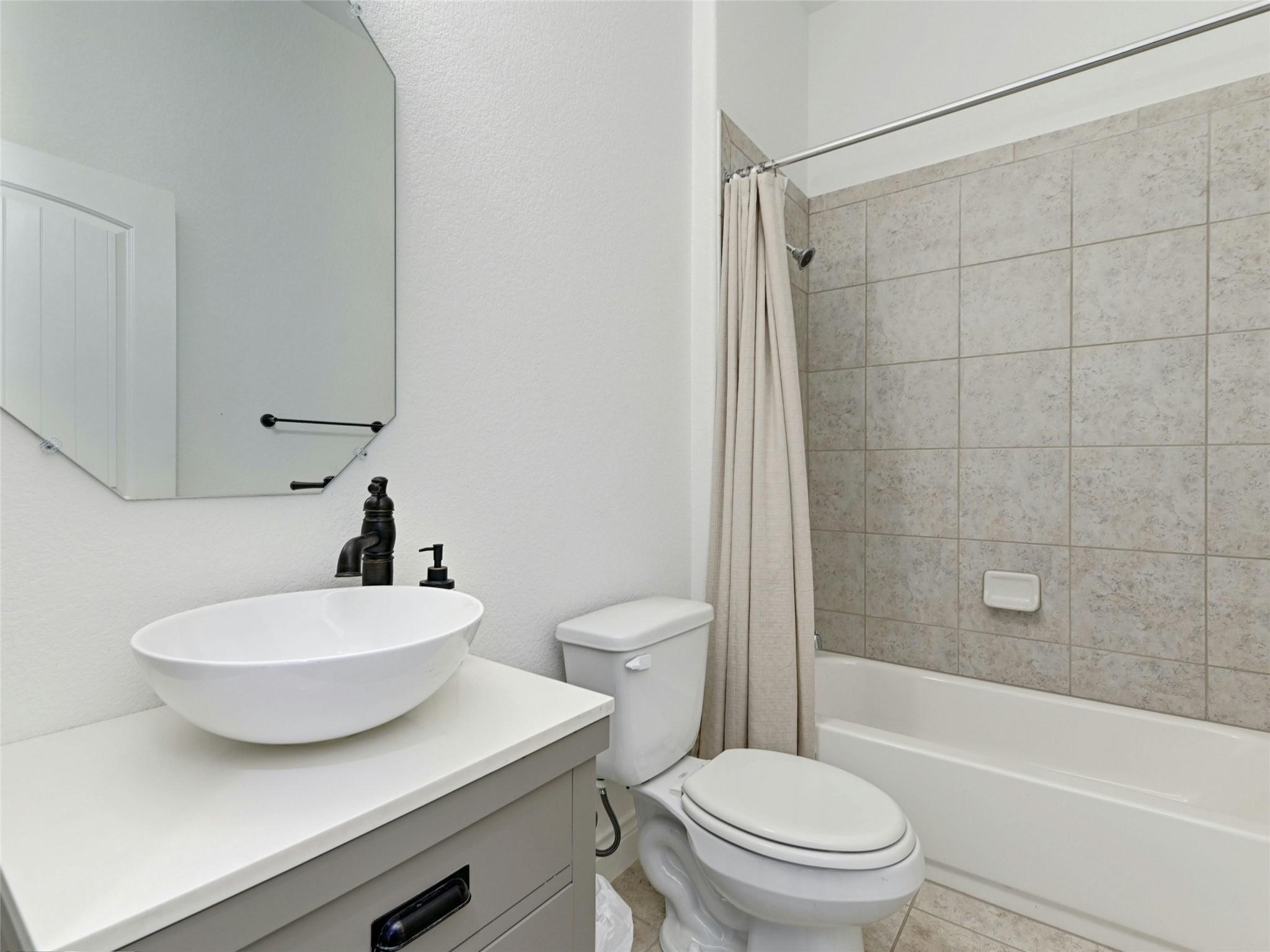 2400 Winsted Ln, Austin, TX 78703