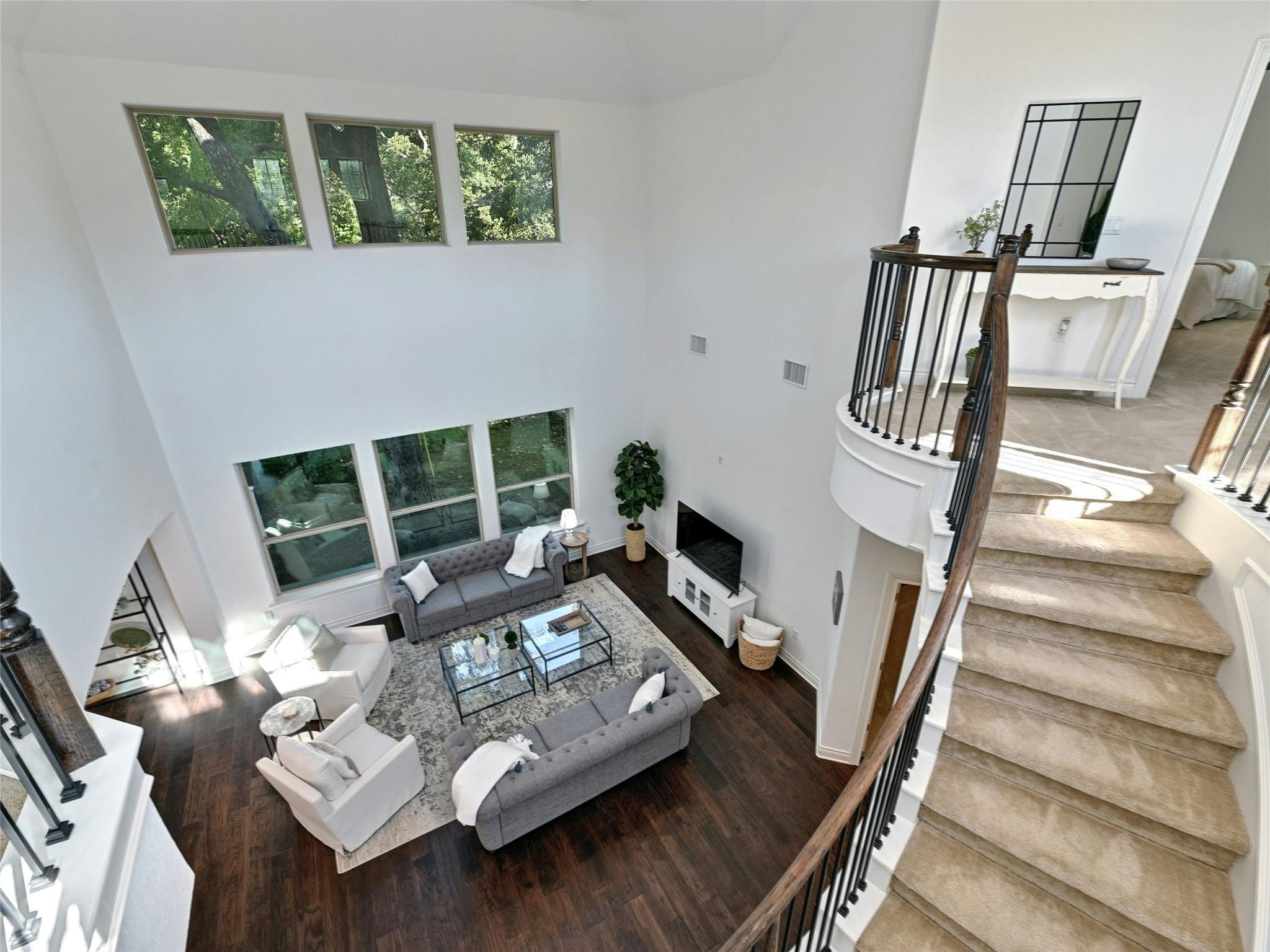 2400 Winsted Ln, Austin, TX 78703