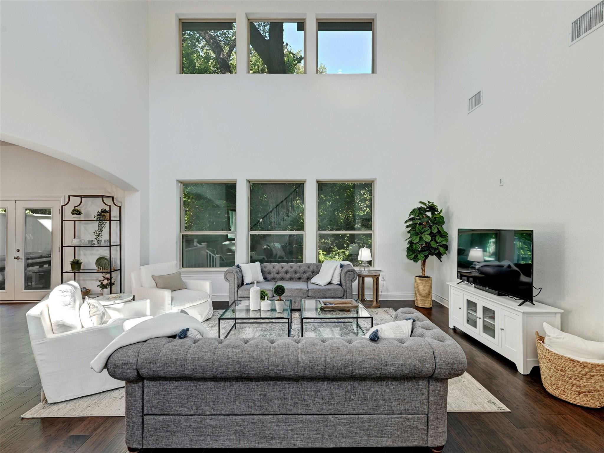 2400 Winsted Ln, Austin, TX 78703