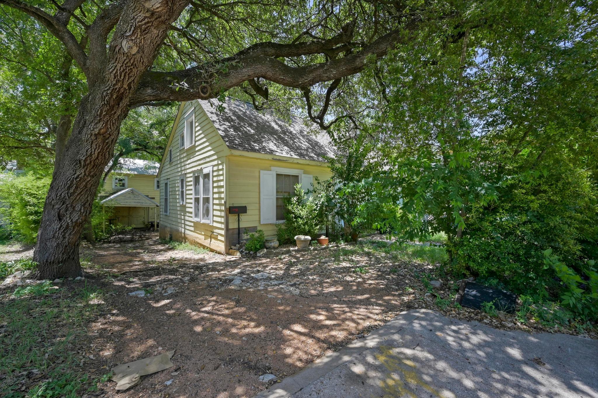 1017 W 31st St, Austin, TX 78705