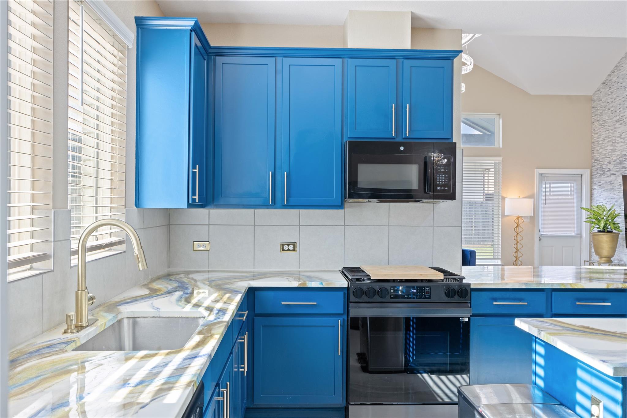 241 Oleander Loop, Buda, TX 78610