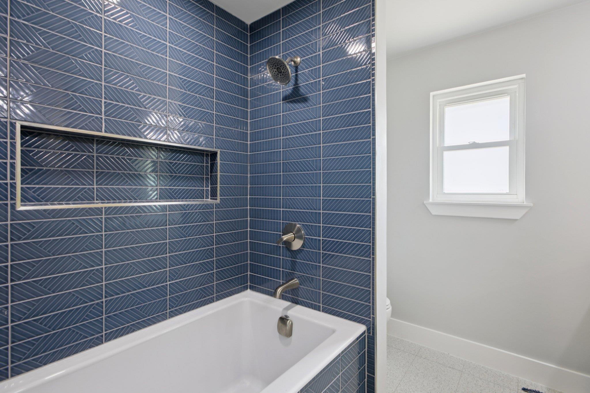 8704 Balcones Club Dr, Austin, TX 78750