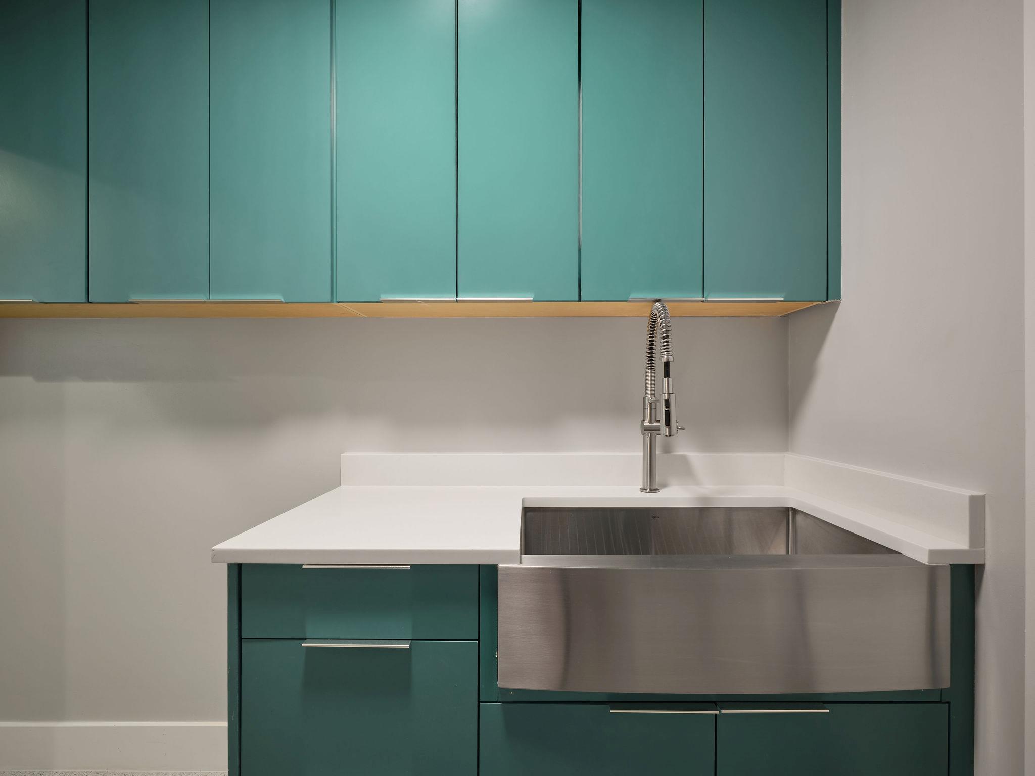 8704 Balcones Club Dr, Austin, TX 78750