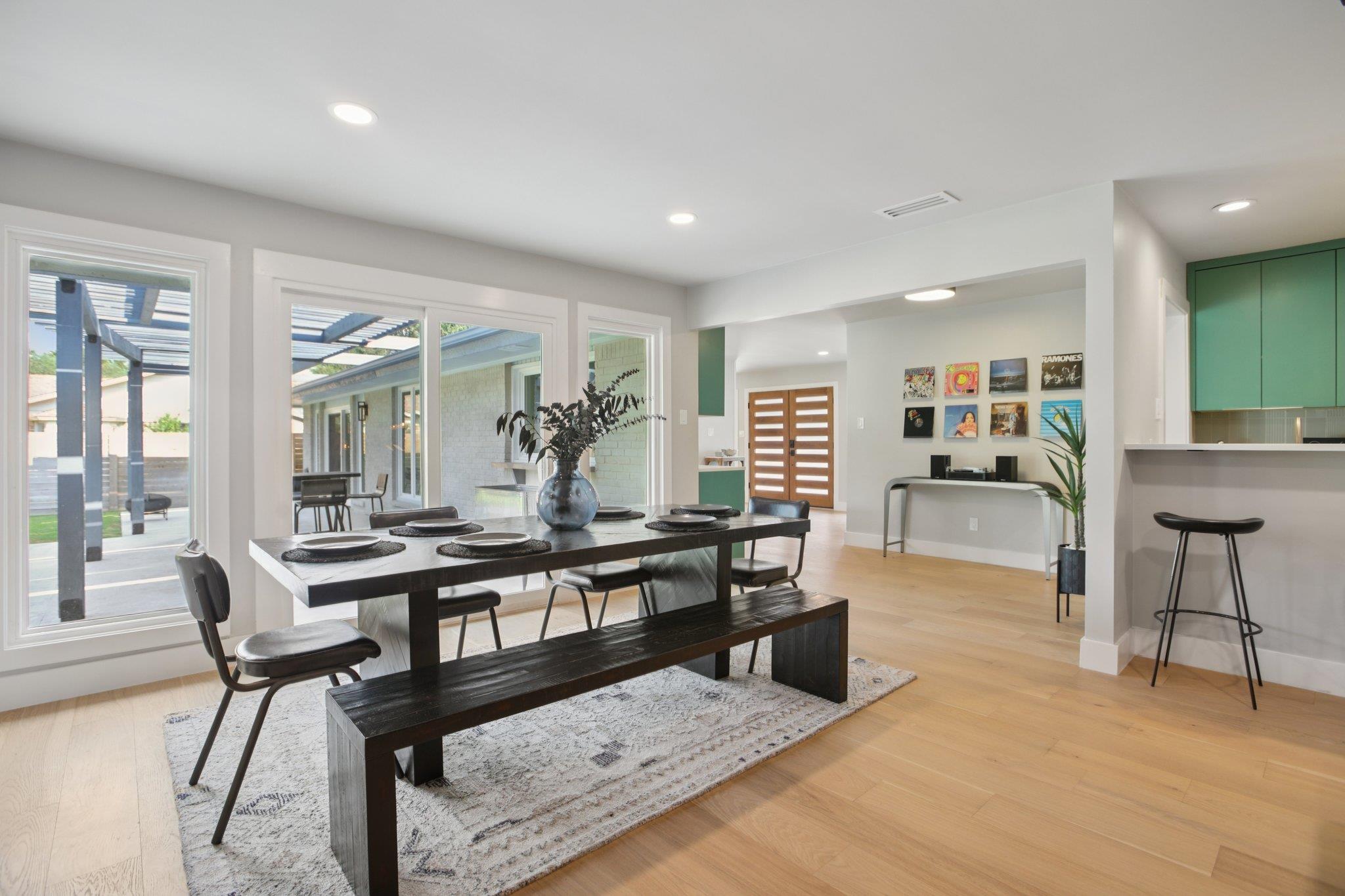 8704 Balcones Club Dr, Austin, TX 78750