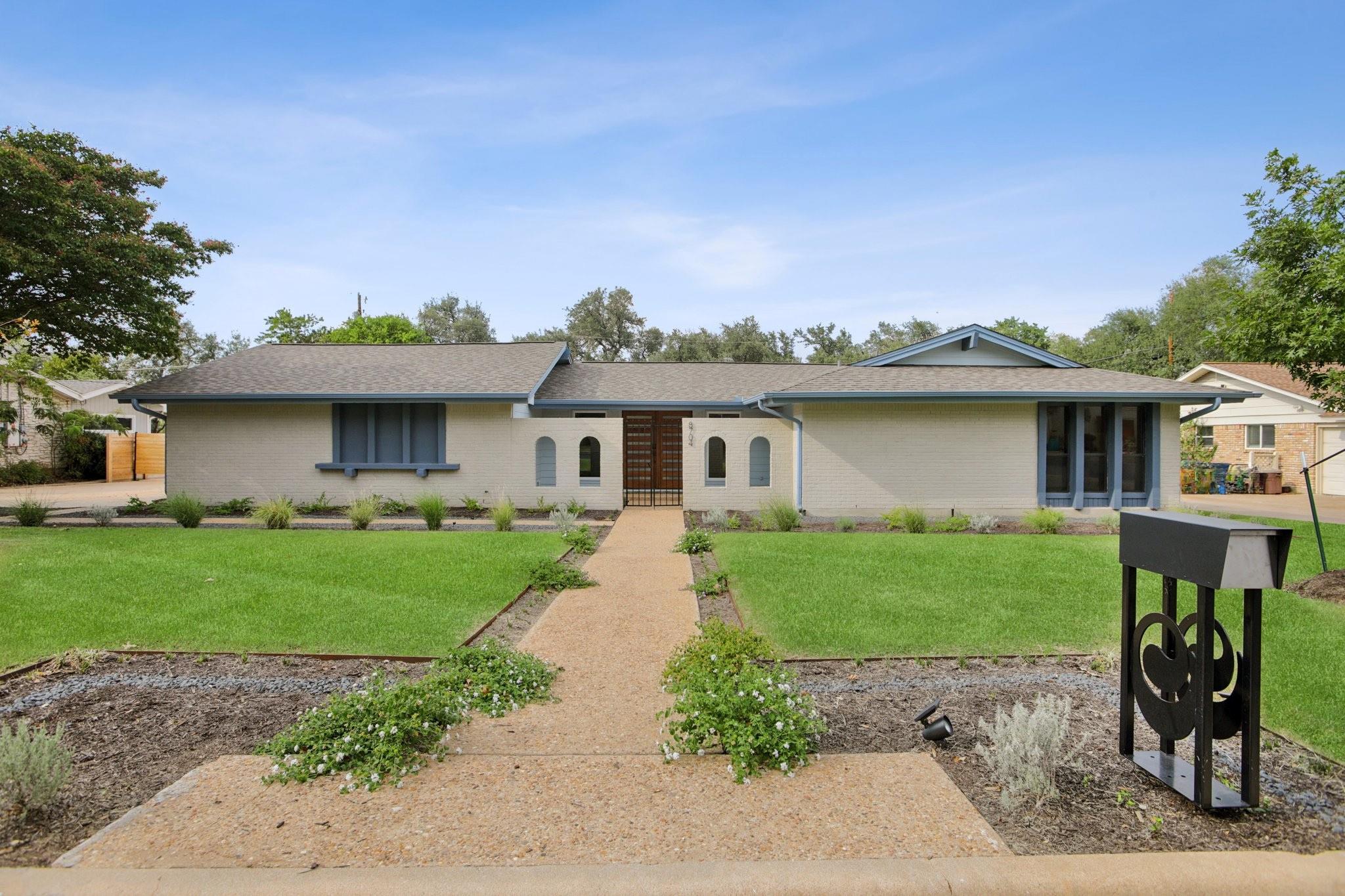 8704 Balcones Club Dr, Austin, TX 78750