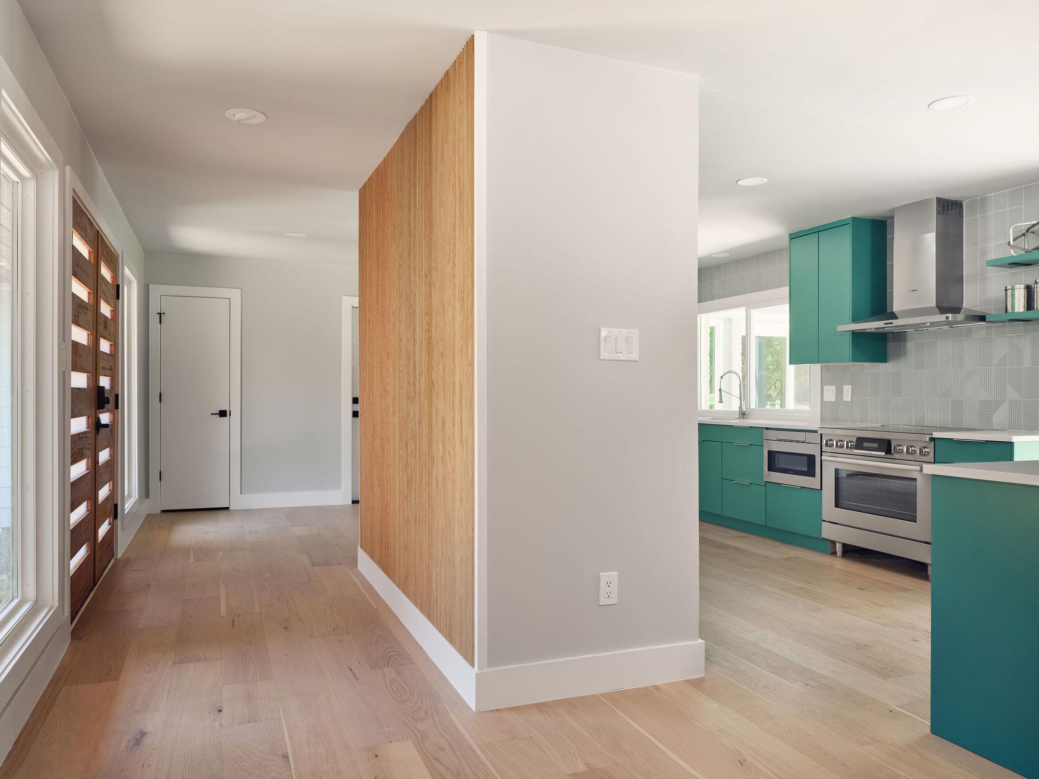 8704 Balcones Club Dr, Austin, TX 78750