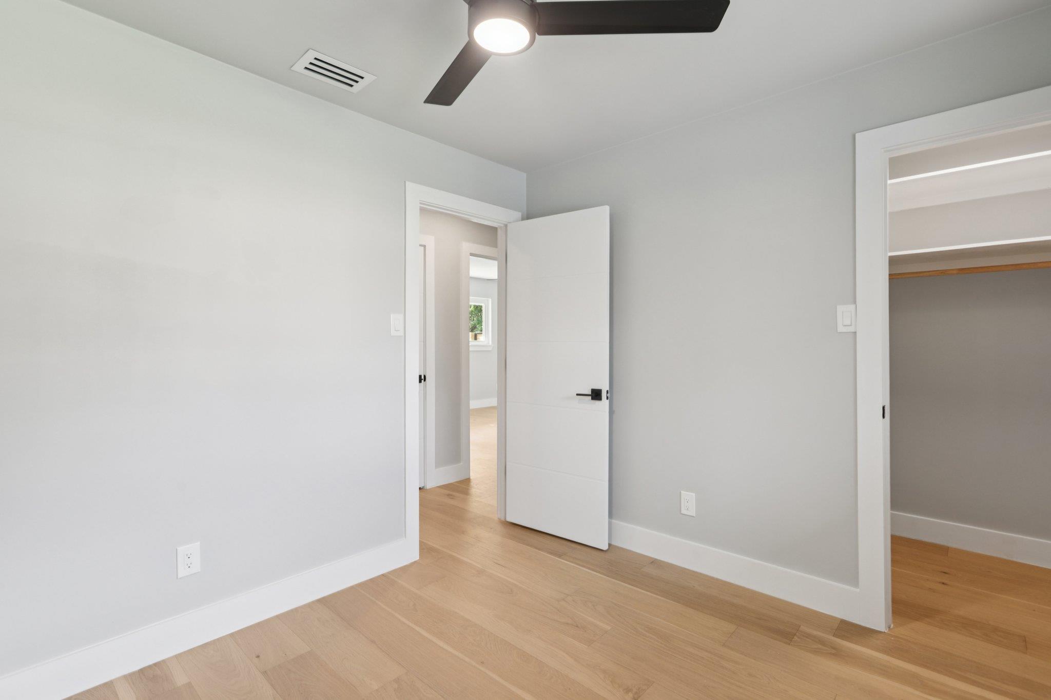 8704 Balcones Club Dr, Austin, TX 78750