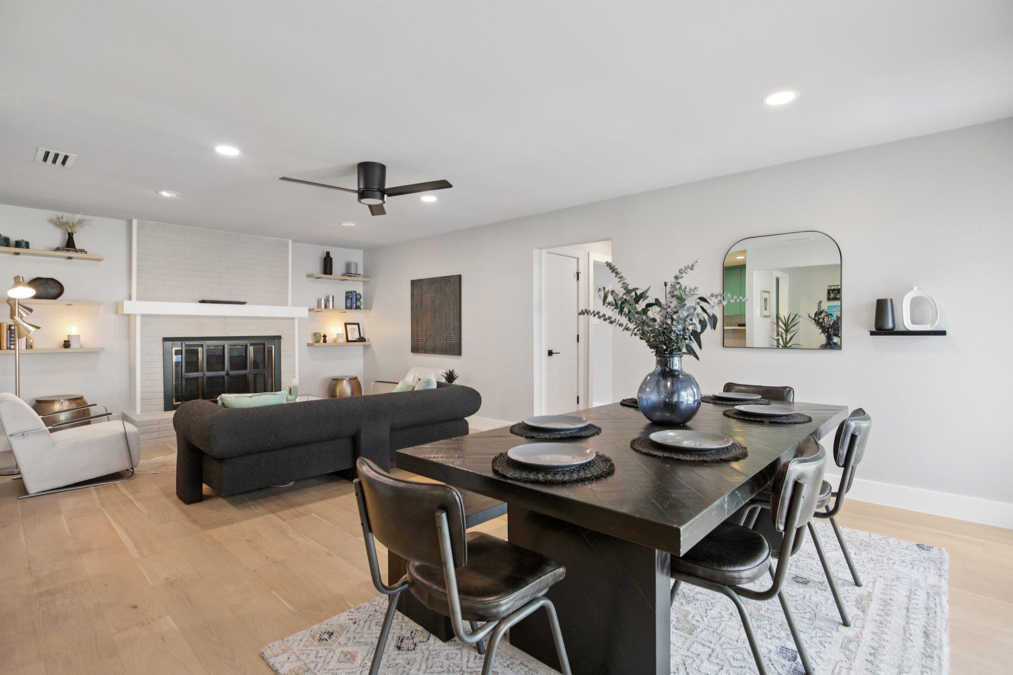 8704 Balcones Club Dr, Austin, TX 78750