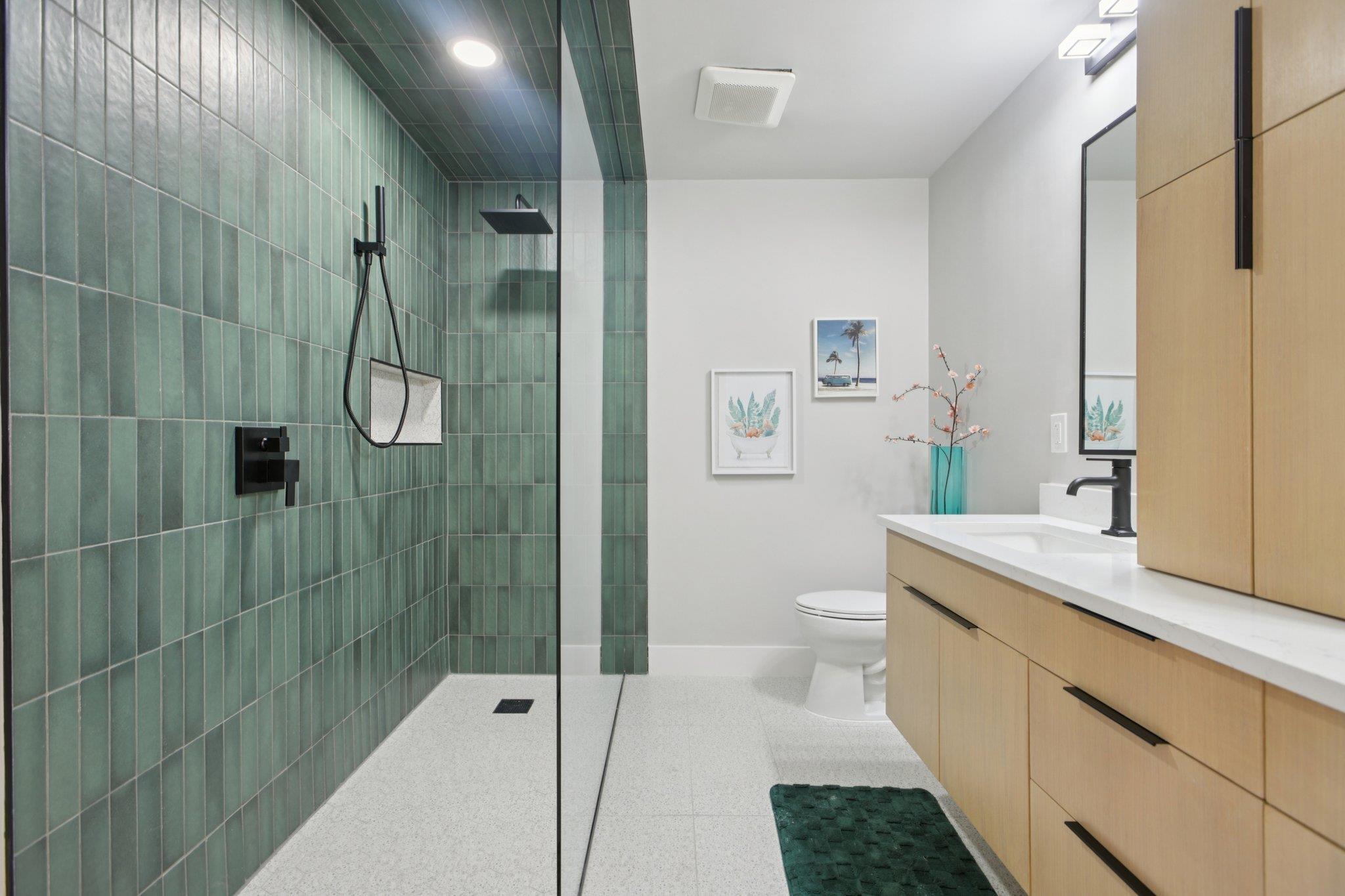 8704 Balcones Club Dr, Austin, TX 78750