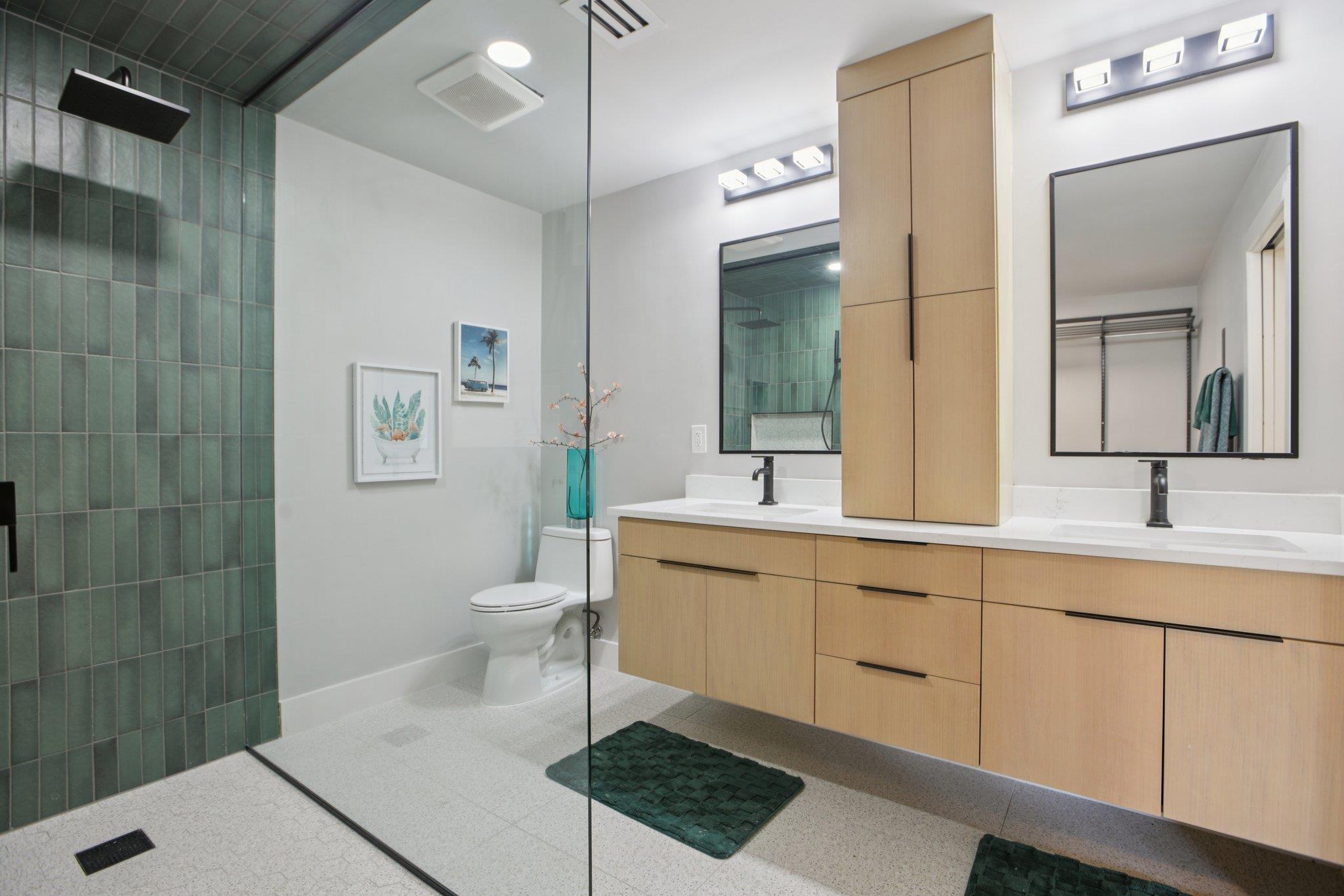 8704 Balcones Club Dr, Austin, TX 78750