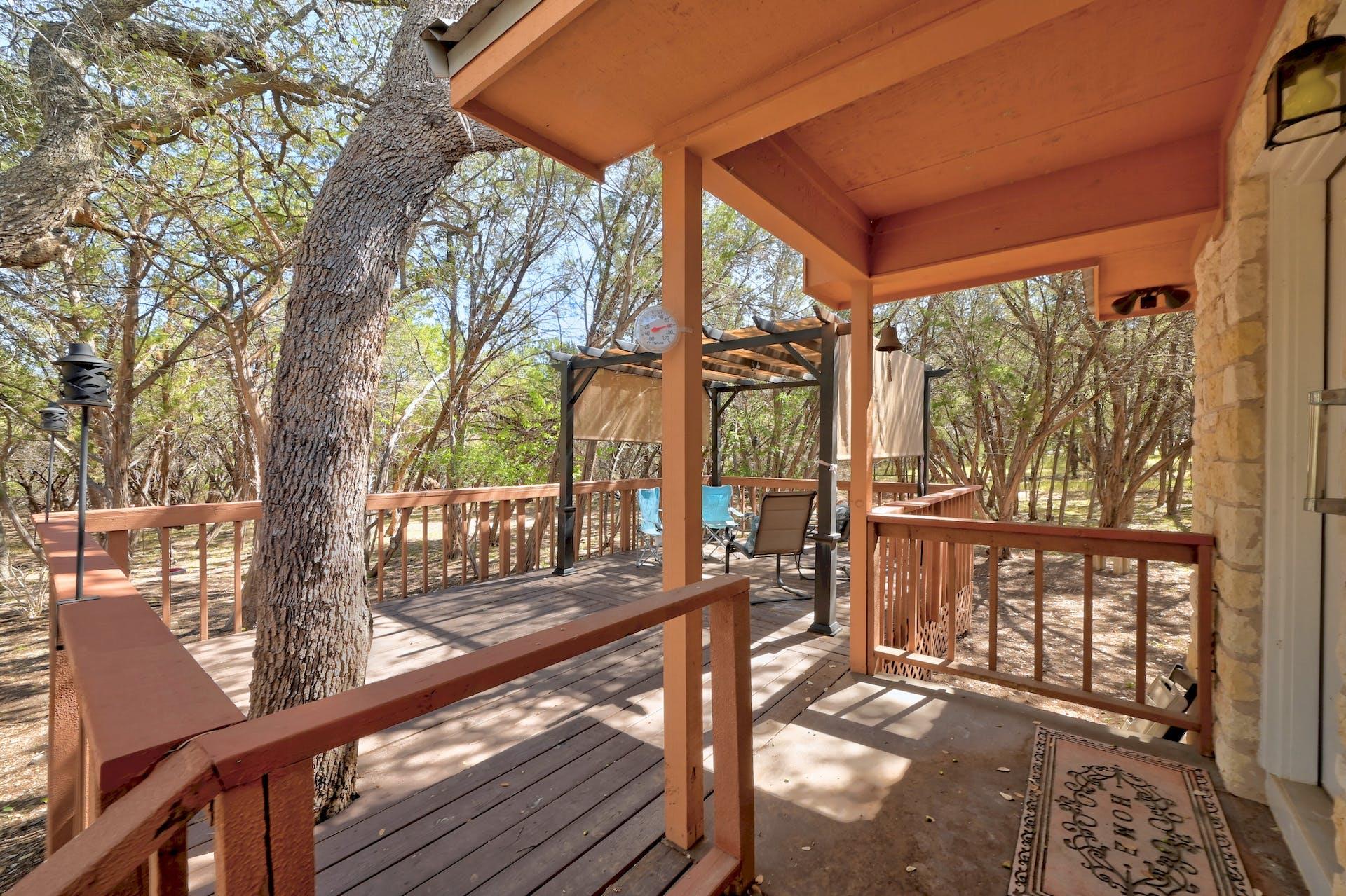 4207 Deer Trl, Spicewood, TX 78669