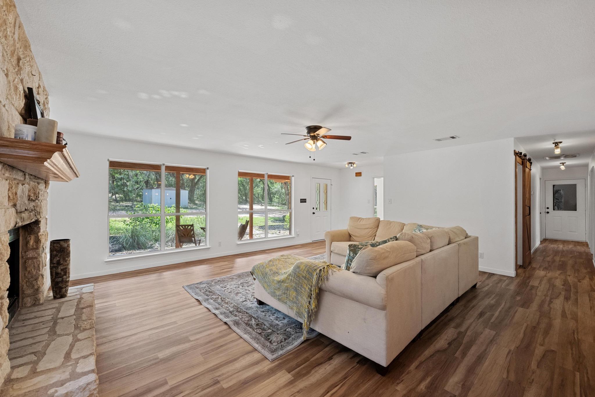 4207 Deer Trl, Spicewood, TX 78669