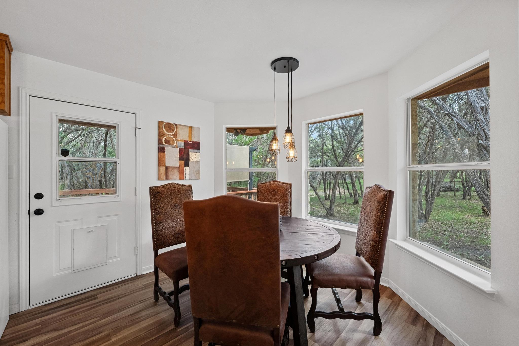 4207 Deer Trl, Spicewood, TX 78669