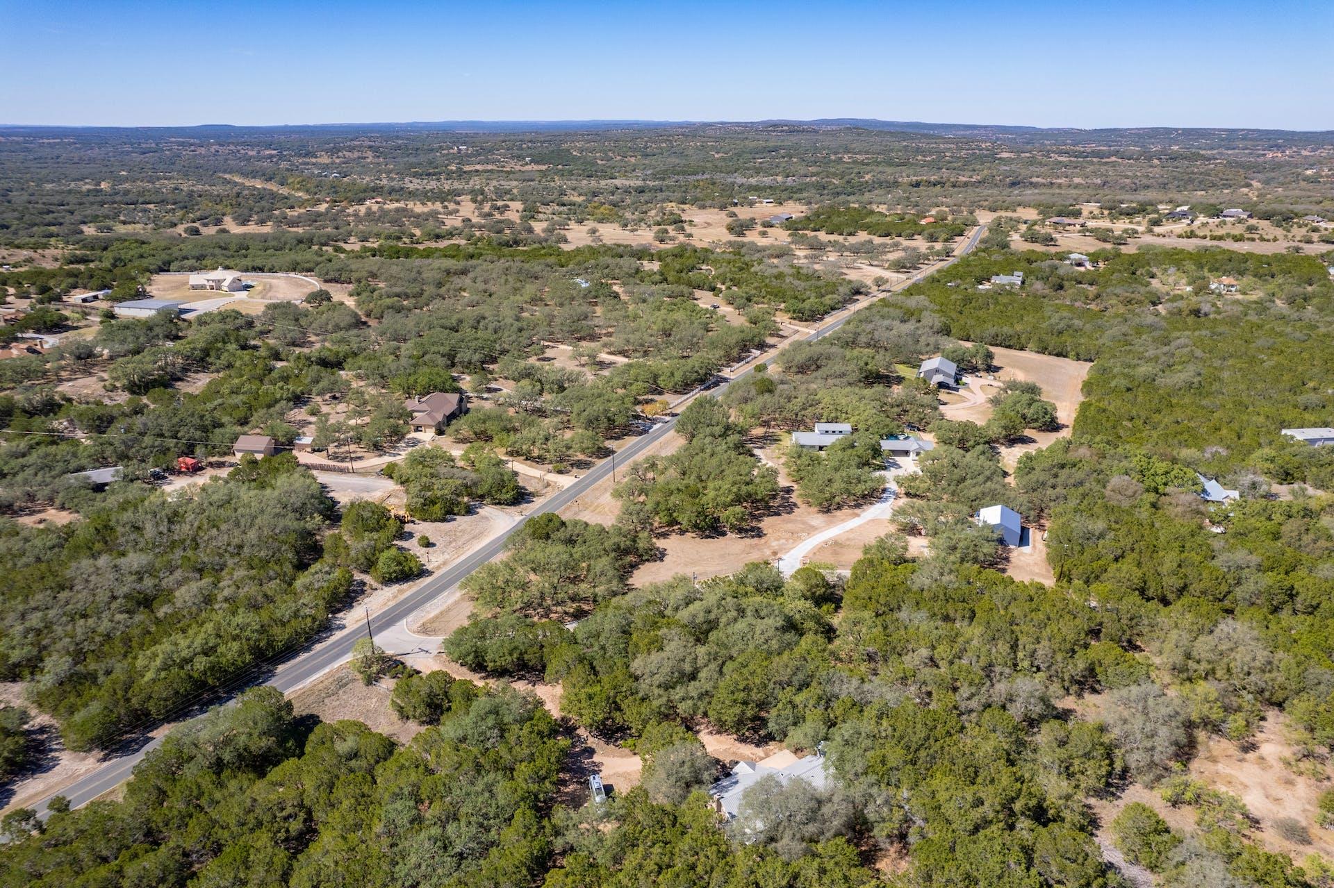 4207 Deer Trl, Spicewood, TX 78669