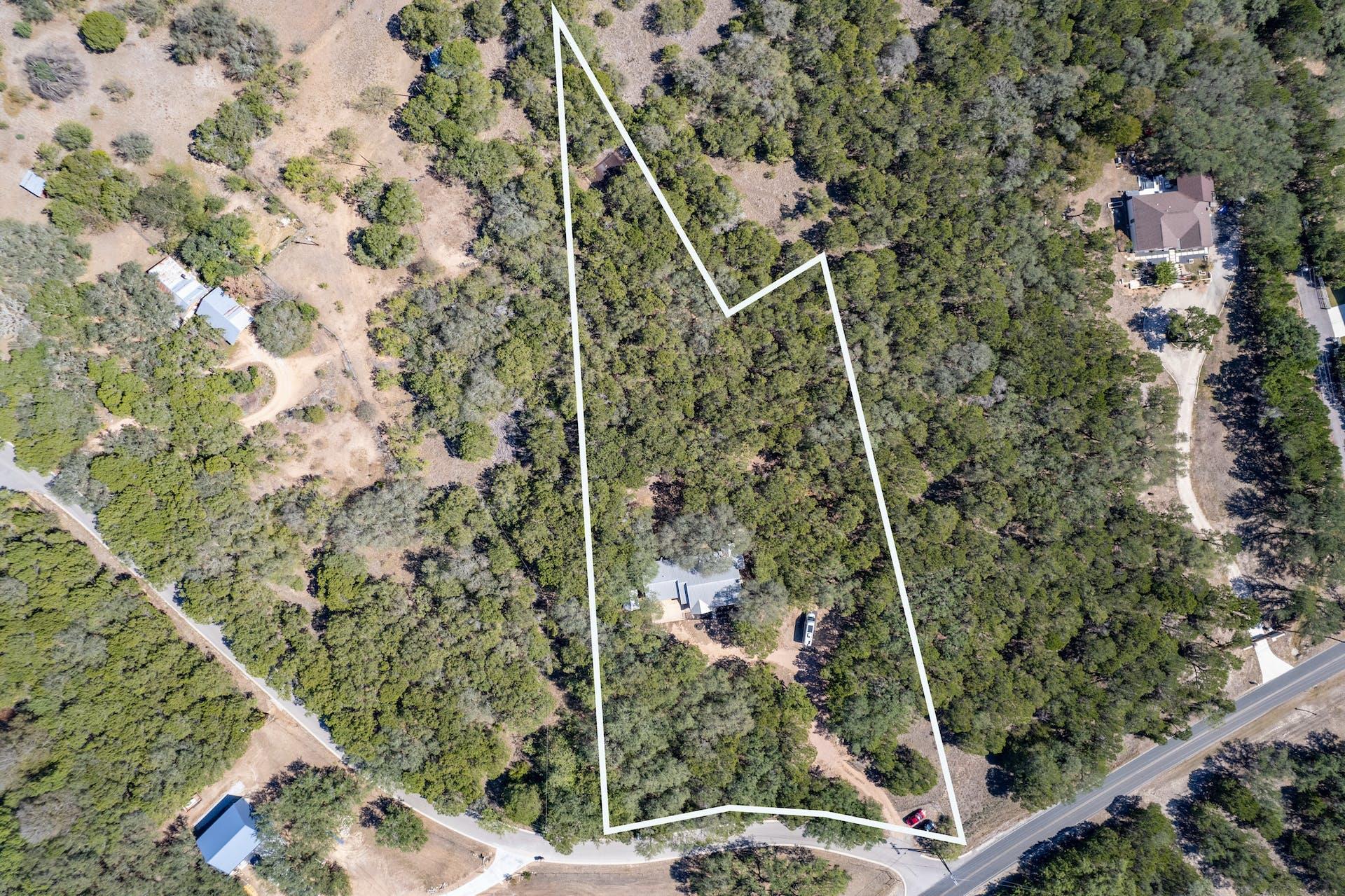 4207 Deer Trl, Spicewood, TX 78669