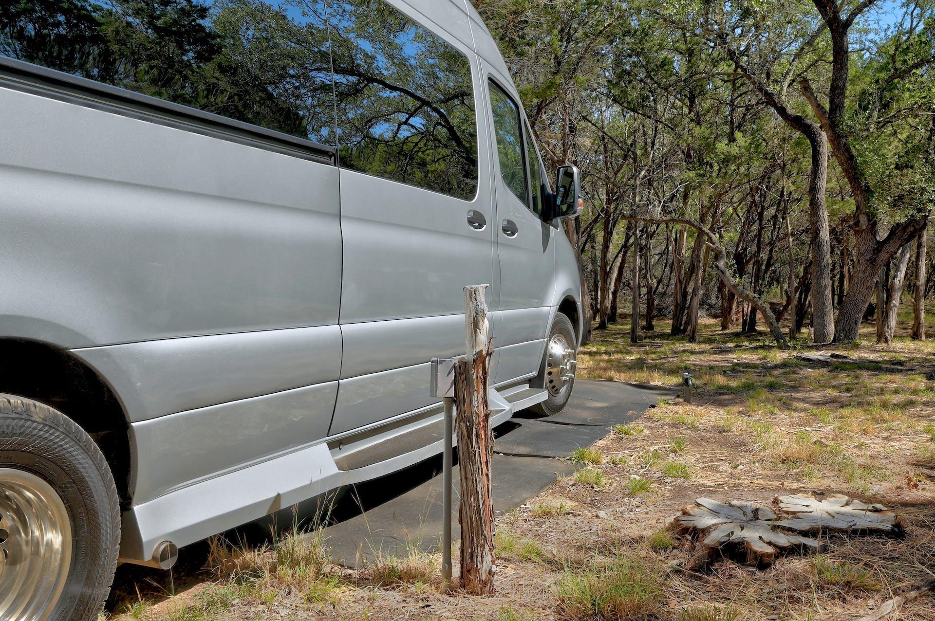 4207 Deer Trl, Spicewood, TX 78669