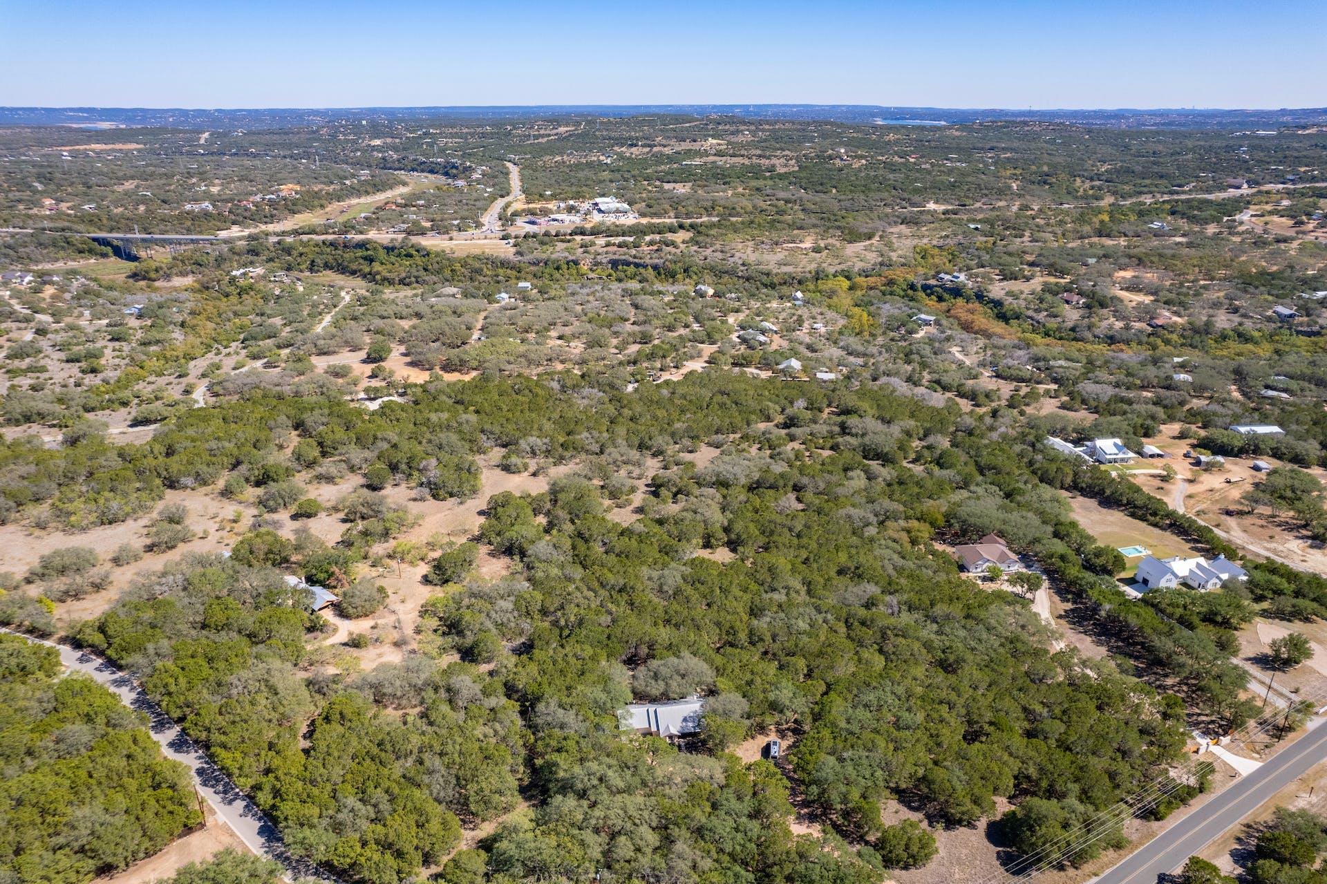 4207 Deer Trl, Spicewood, TX 78669