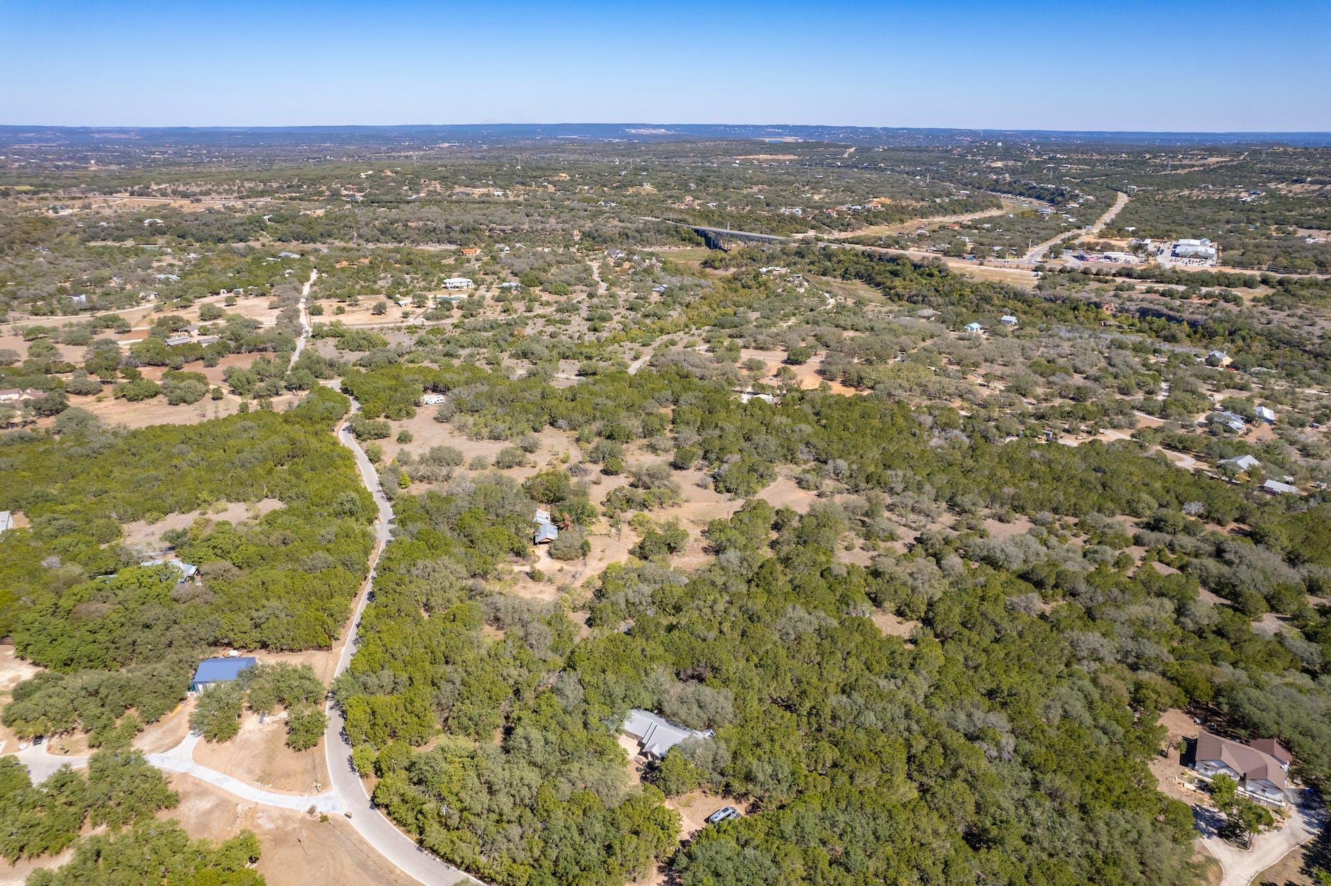 4207 Deer Trl, Spicewood, TX 78669