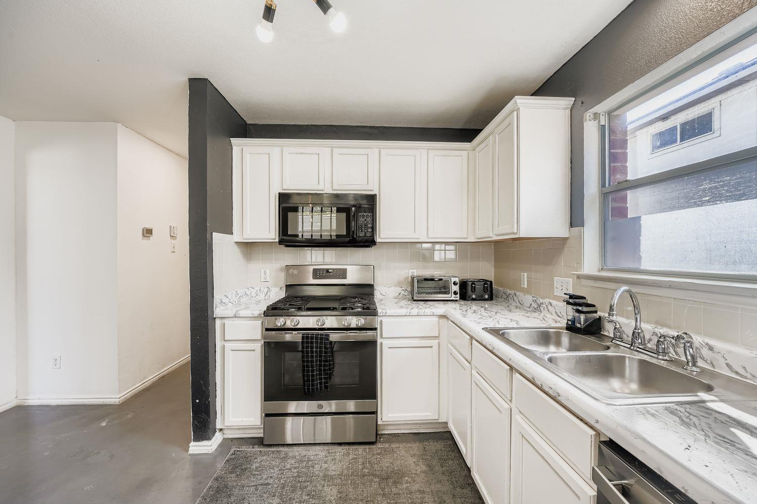 928 Sally Lunn Way, Pflugerville, TX 78660