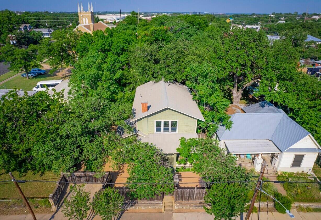 1159 Navasota St, Austin, TX 78702