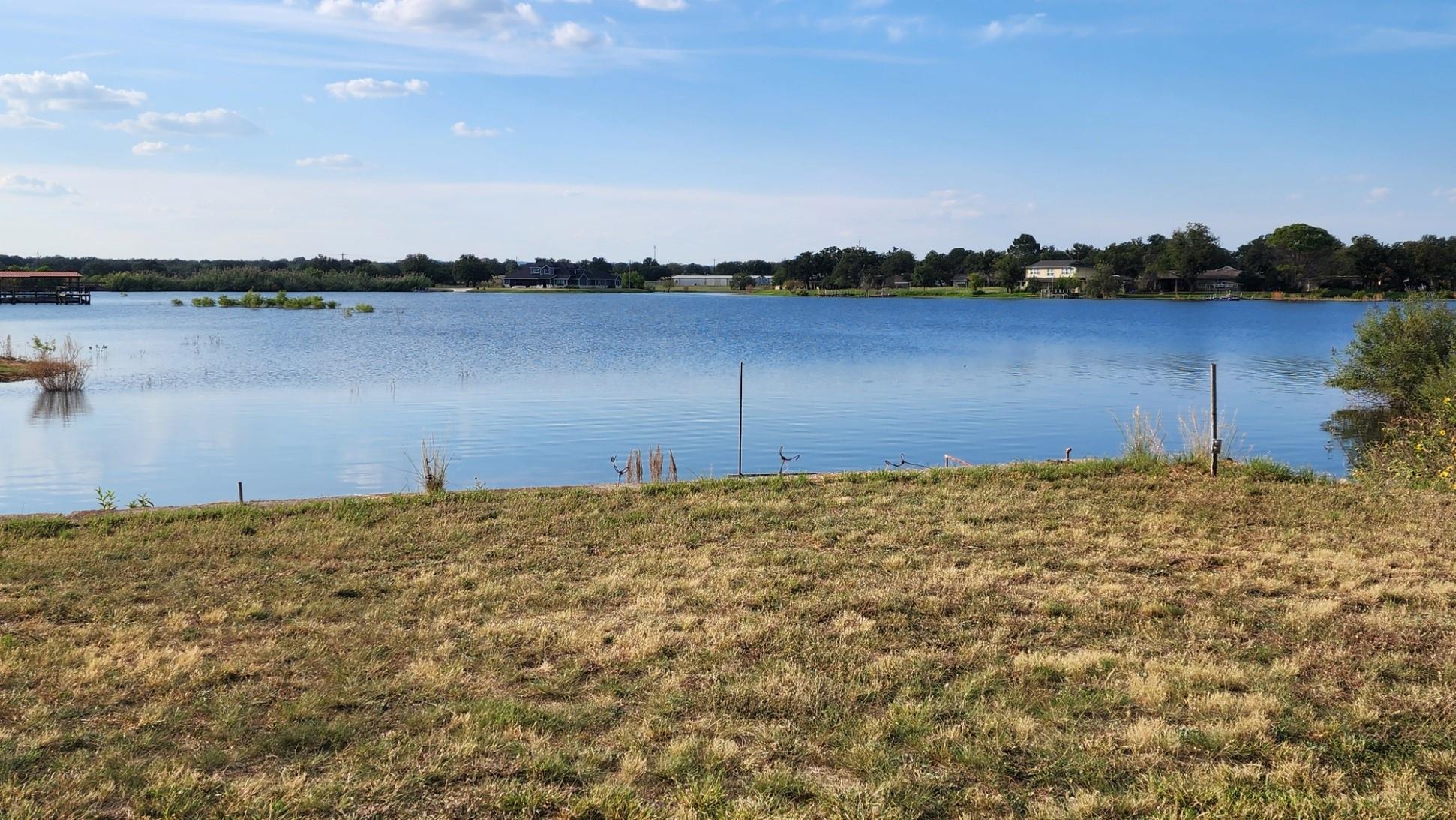 321 Bluebriar Ln, Buchanan Dam, TX 78609
