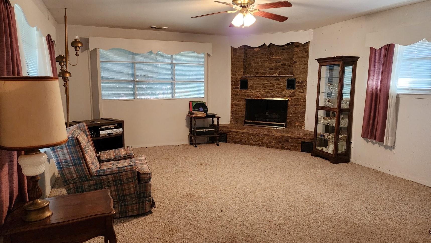 321 Bluebriar Ln, Buchanan Dam, TX 78609