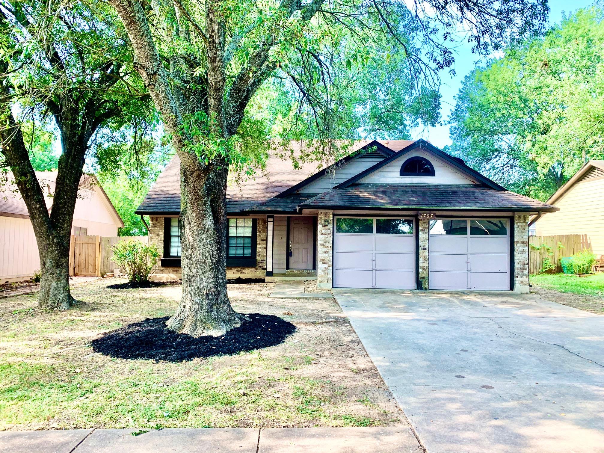 1707 Honeysuckle Ln, Round Rock, TX 78664