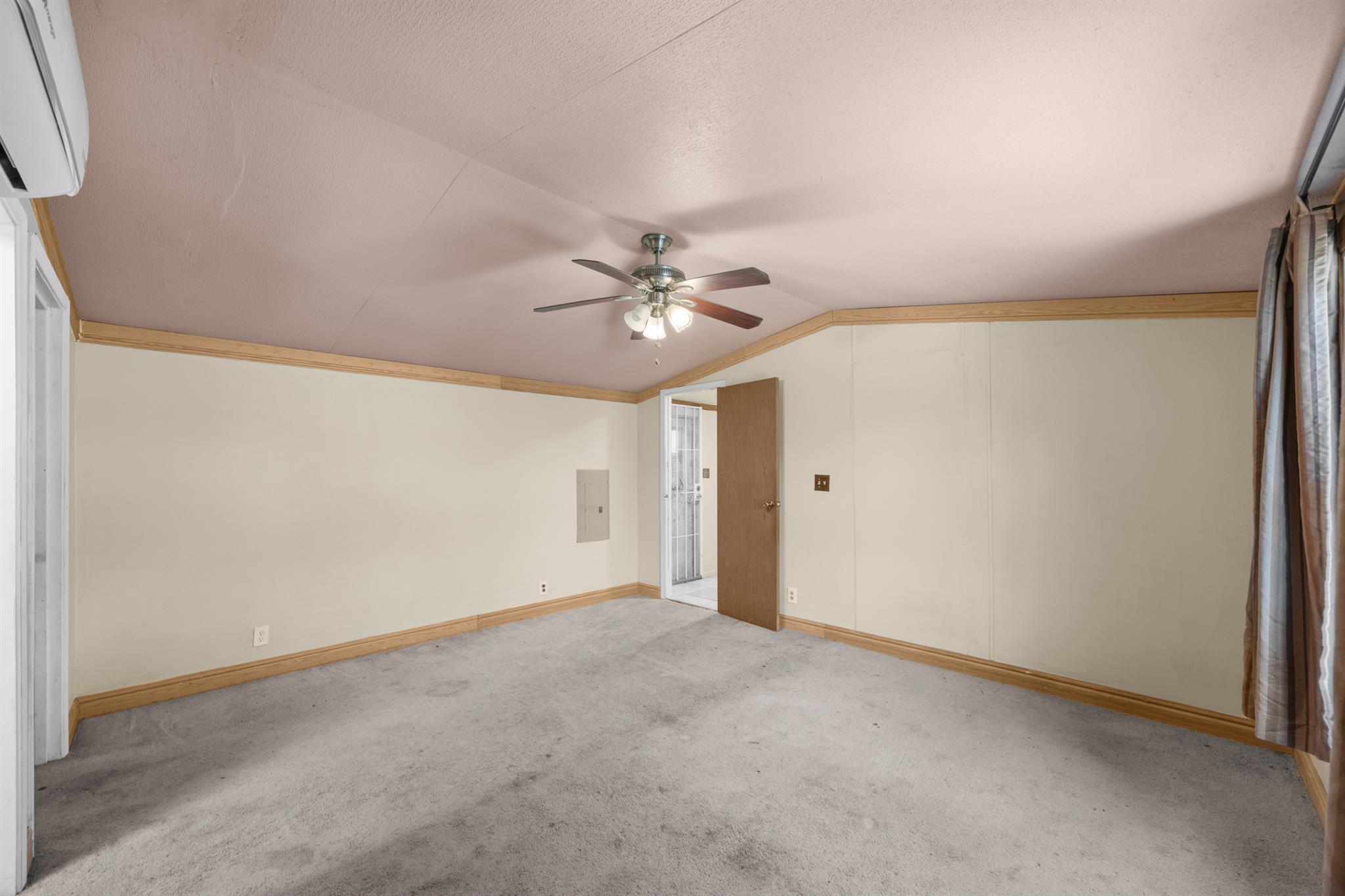 147 Community Center Rd, Rosanky, TX 78953