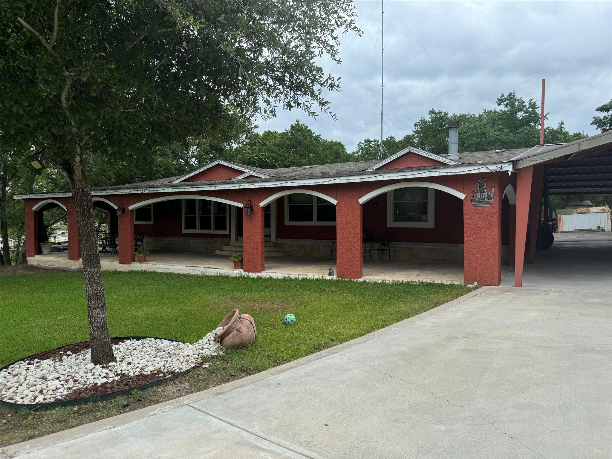 13623 Avis Rd, Dale, TX 78616