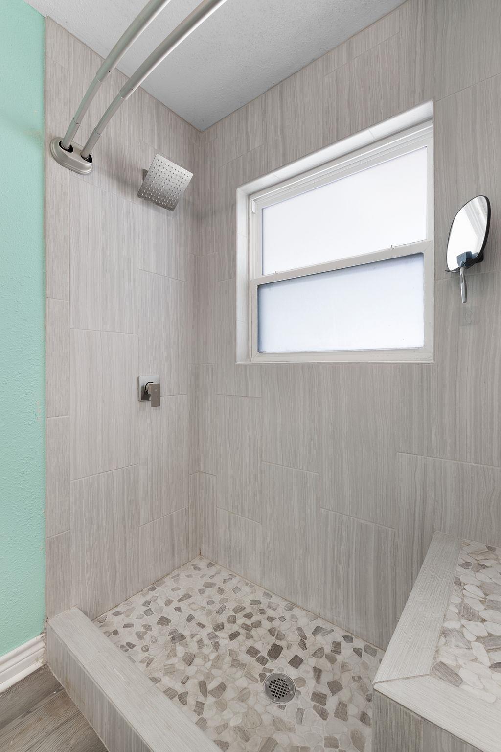 209 E Live Oak St, Burnet, TX 78611