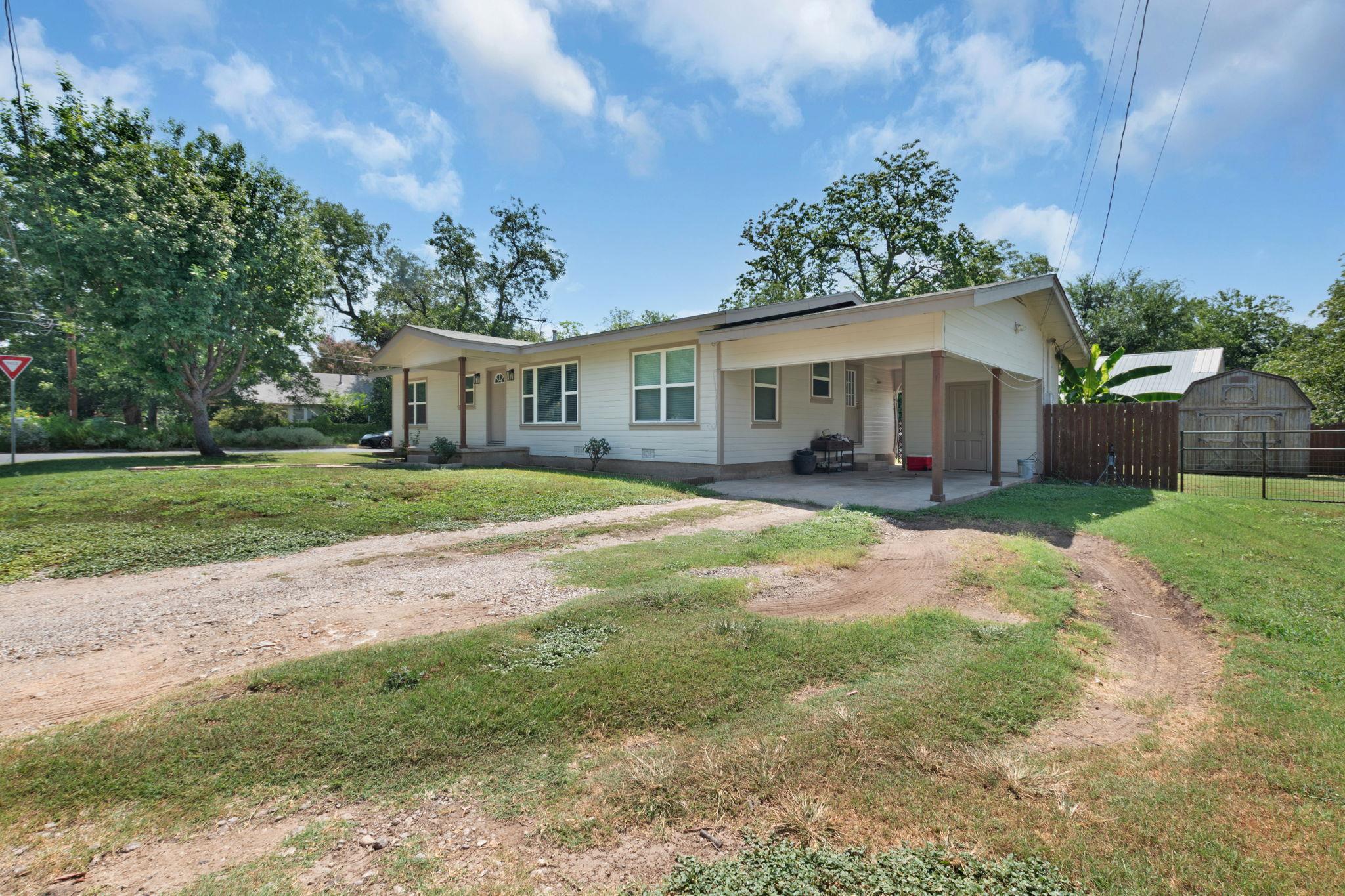 209 E Live Oak St, Burnet, TX 78611