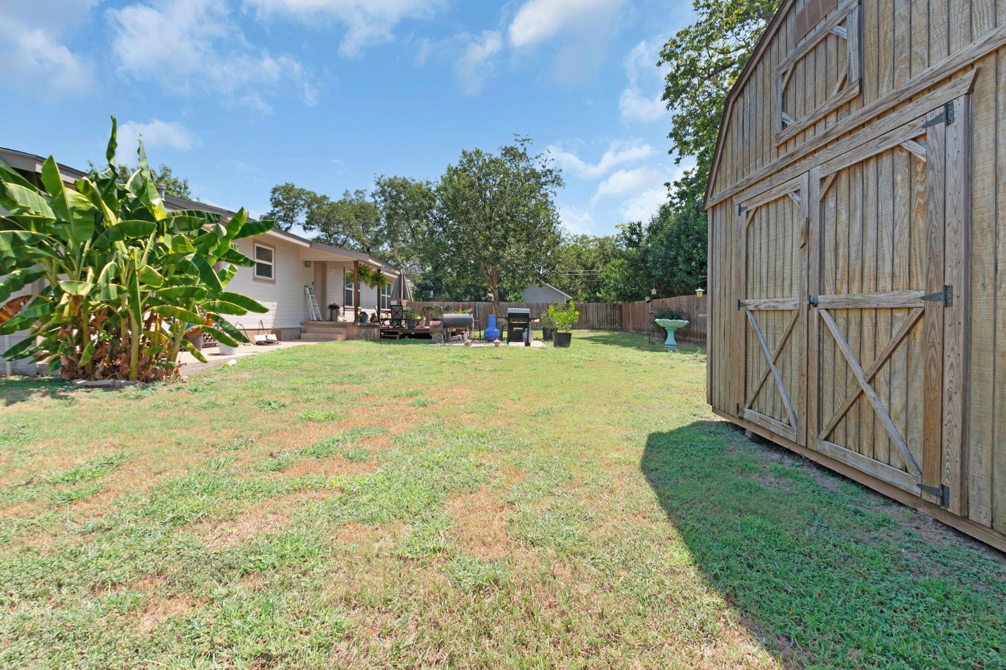 209 E Live Oak St, Burnet, TX 78611