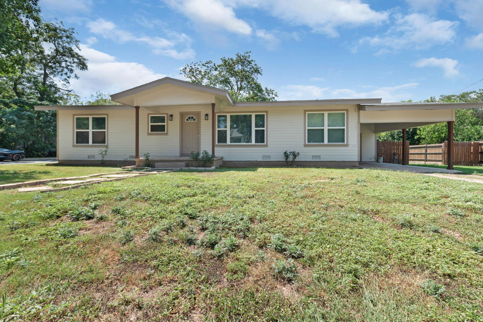 209 E Live Oak St, Burnet, TX 78611