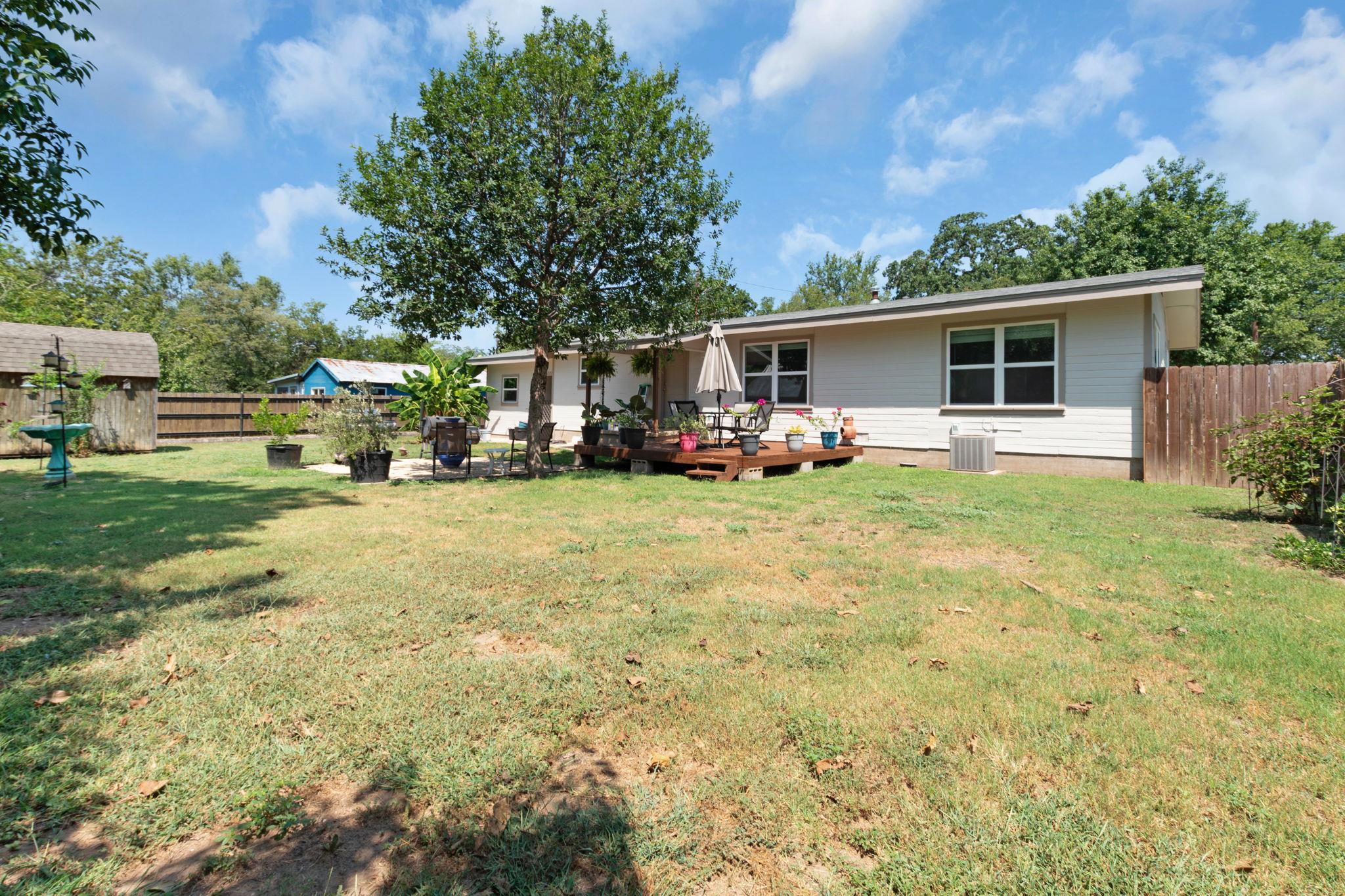 209 E Live Oak St, Burnet, TX 78611