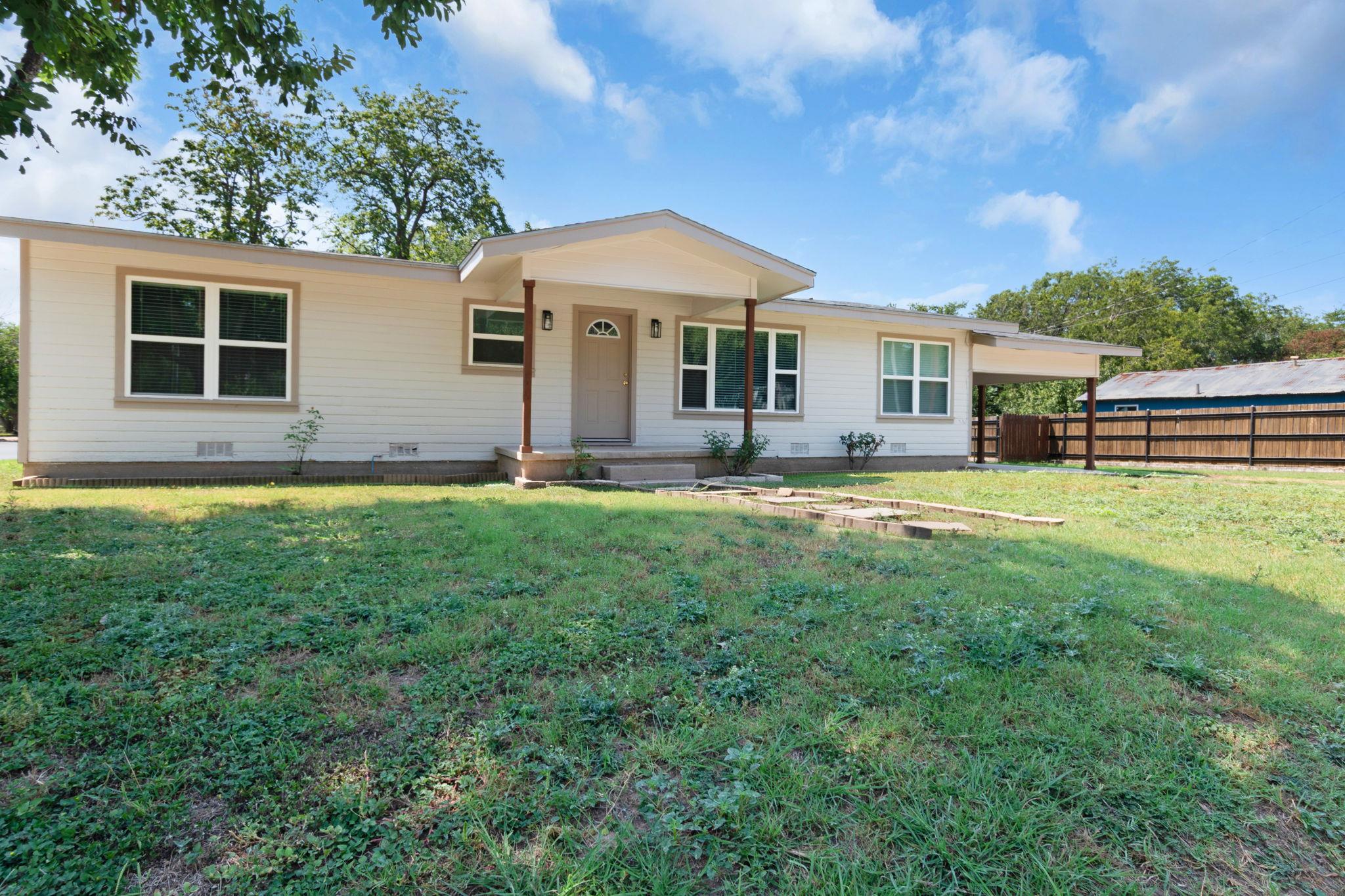 209 E Live Oak St, Burnet, TX 78611
