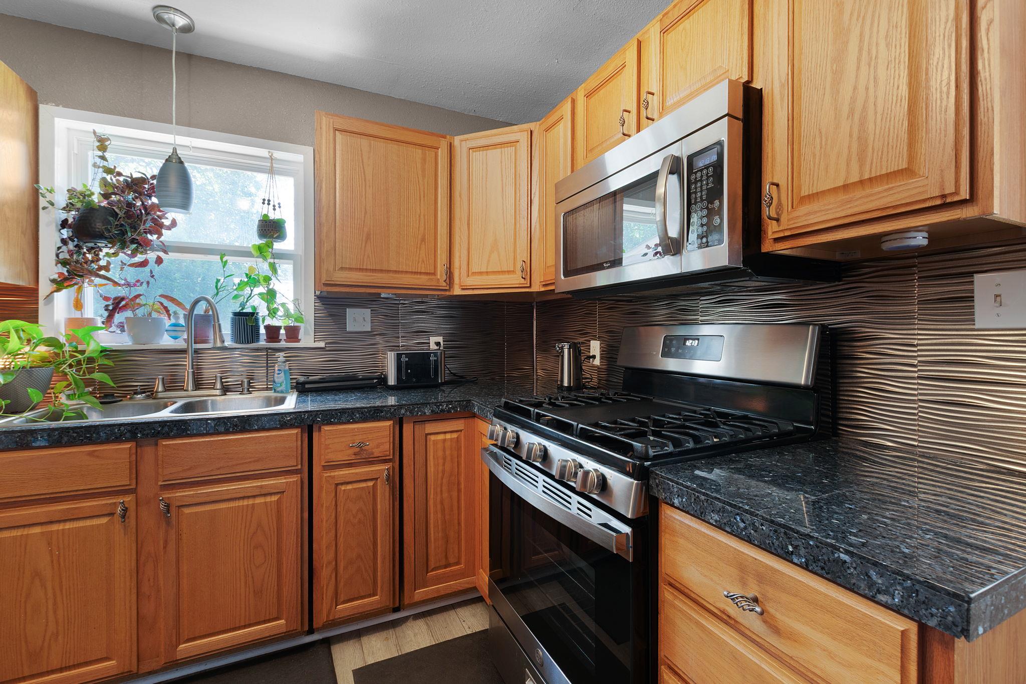 209 E Live Oak St, Burnet, TX 78611