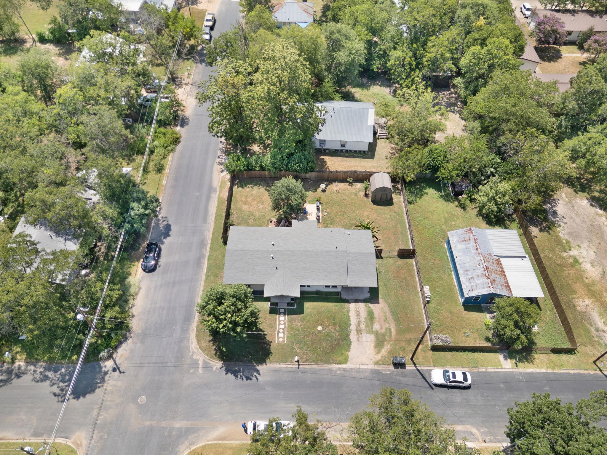 209 E Live Oak St, Burnet, TX 78611