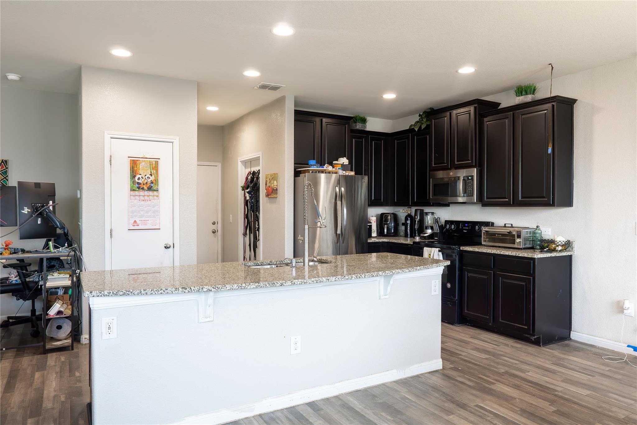 124 Guemal Rd, Buda, TX 78610