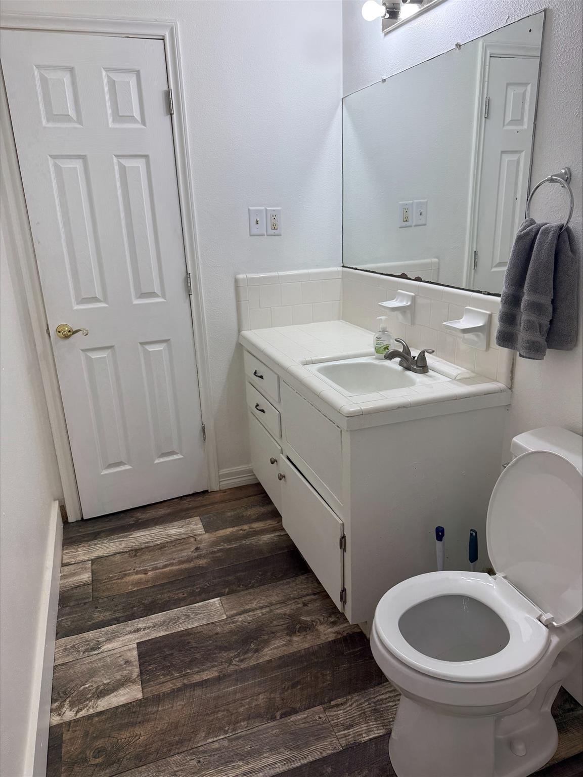 905 Center St, El Campo, TX 77437