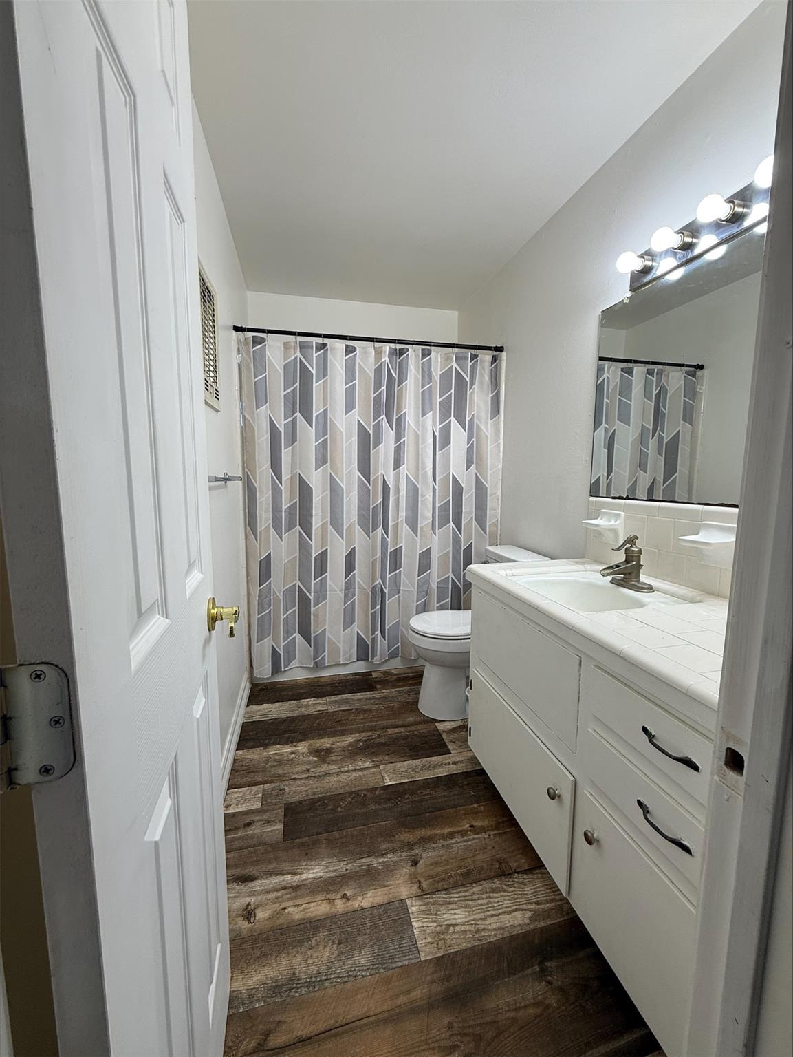 905 Center St, El Campo, TX 77437