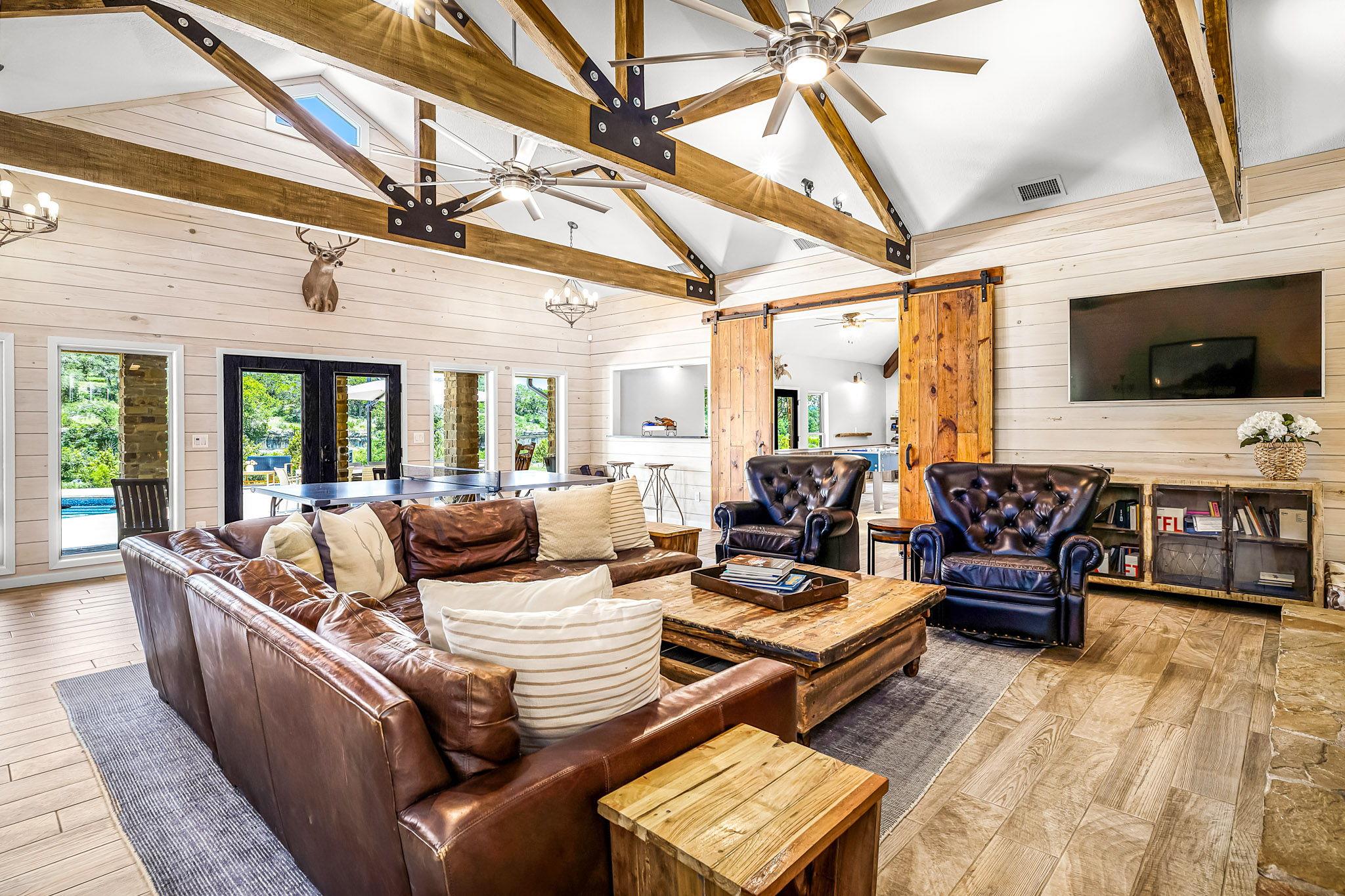 871 Chimney Valley Rd, Blanco, TX 78606