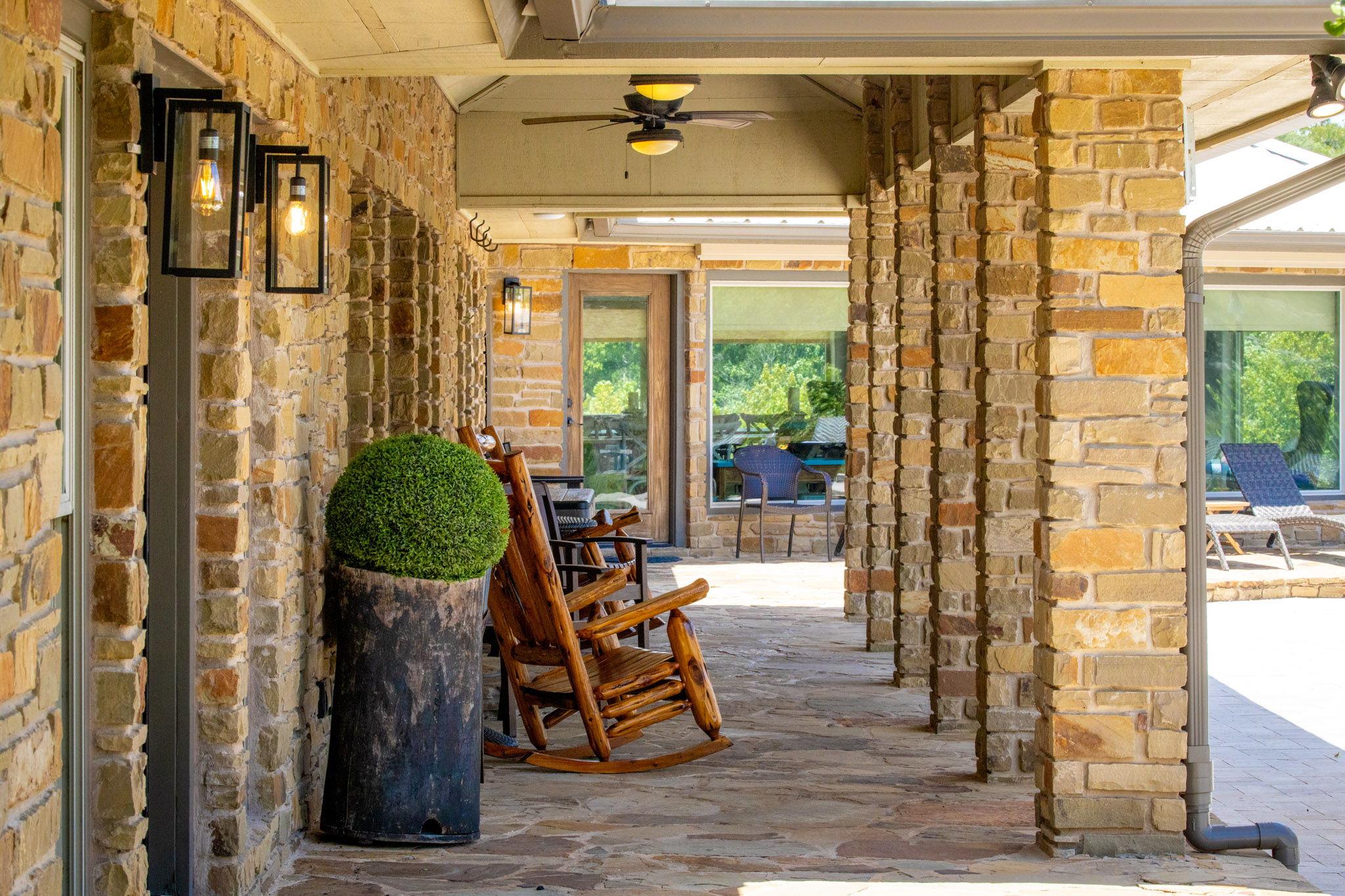 871 Chimney Valley Rd, Blanco, TX 78606