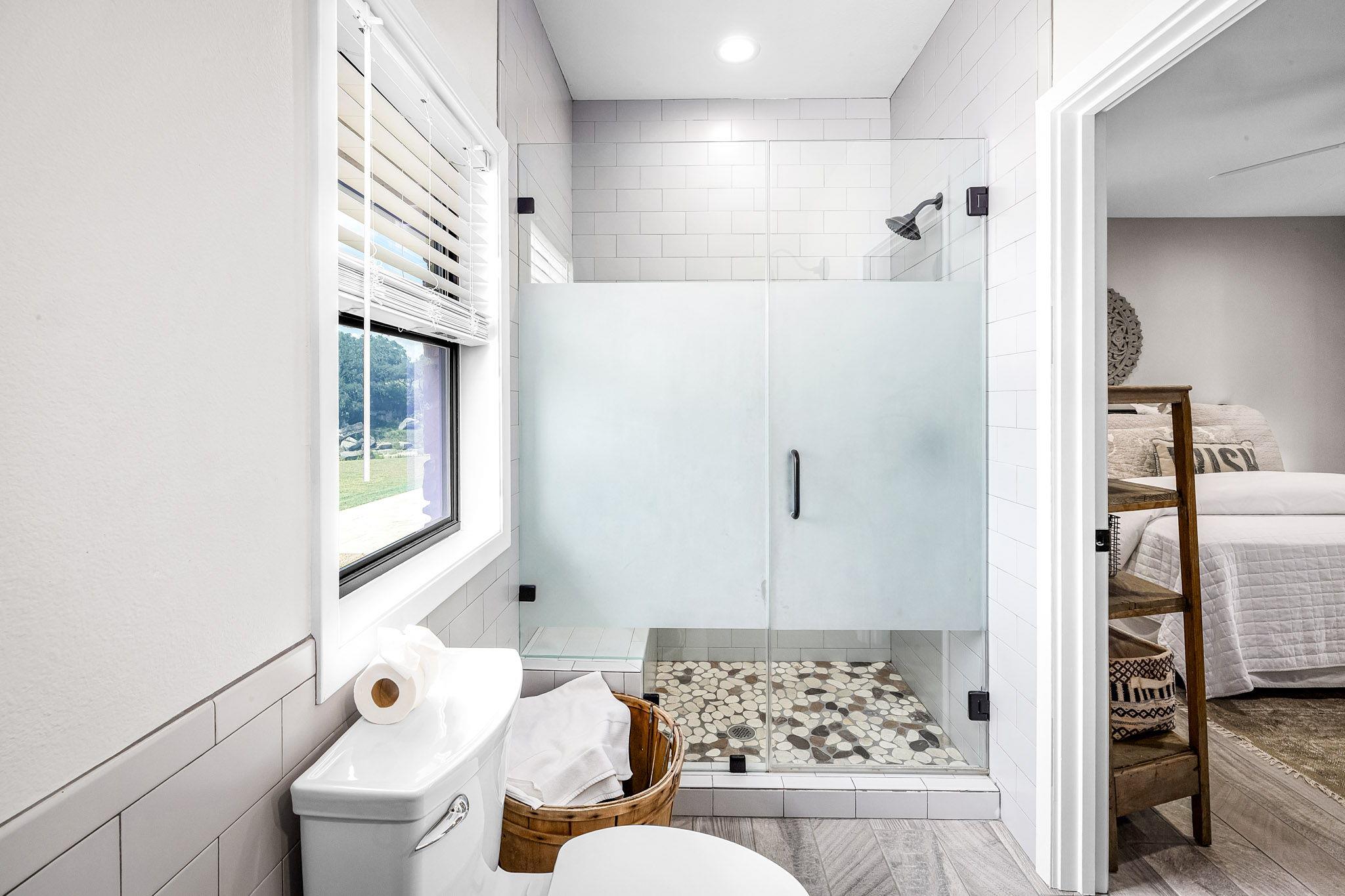 871 Chimney Valley Rd, Blanco, TX 78606