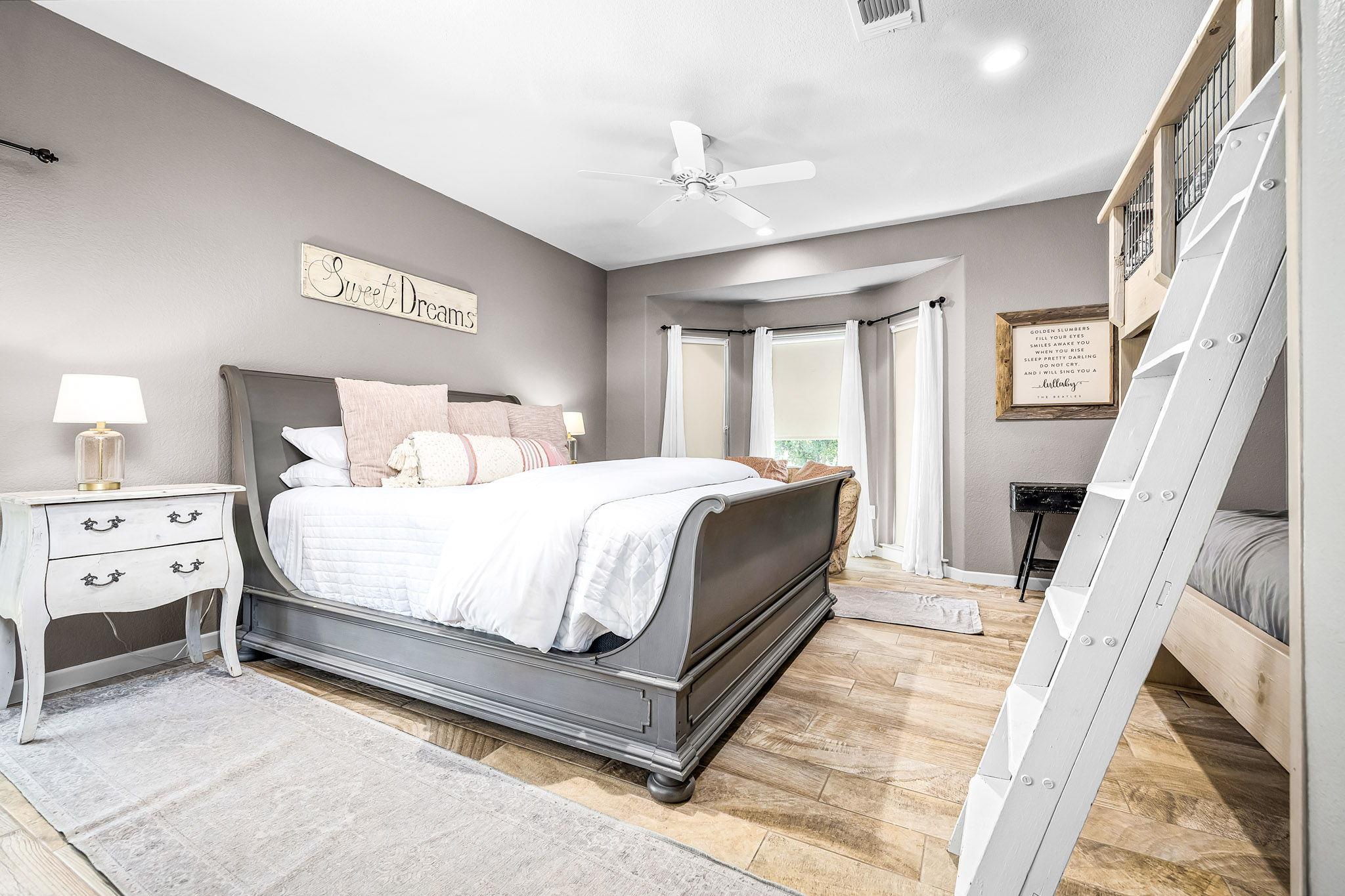 871 Chimney Valley Rd, Blanco, TX 78606