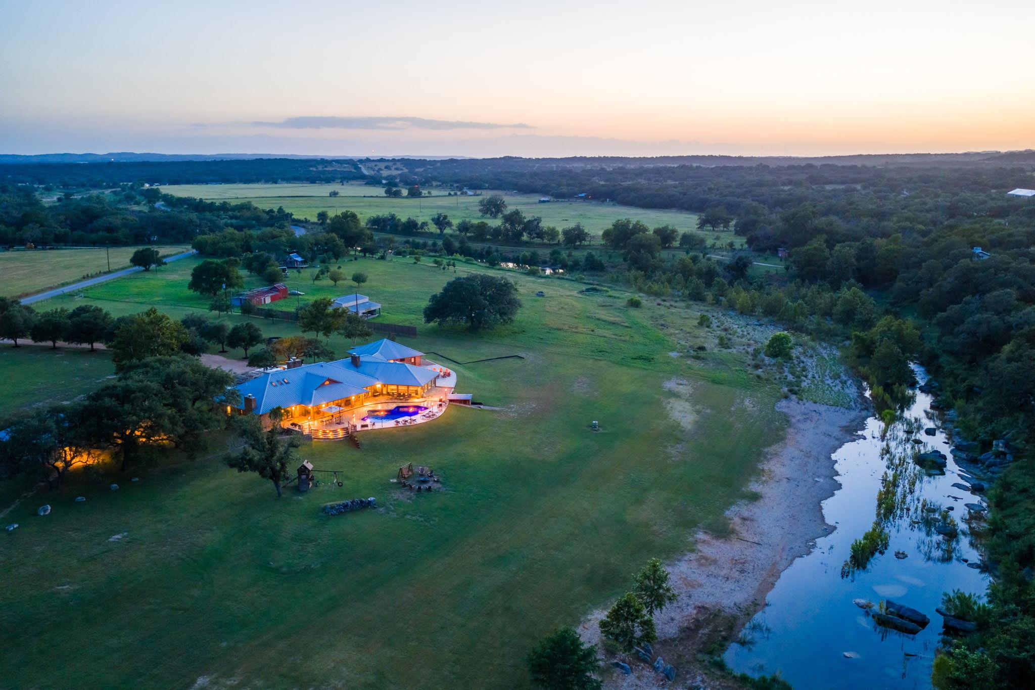 871 Chimney Valley Rd, Blanco, TX 78606