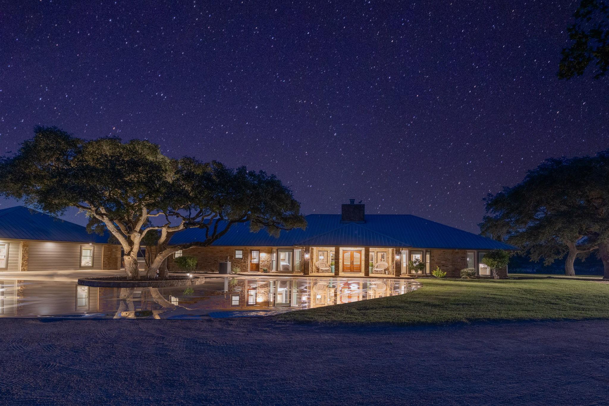 871 Chimney Valley Rd, Blanco, TX 78606