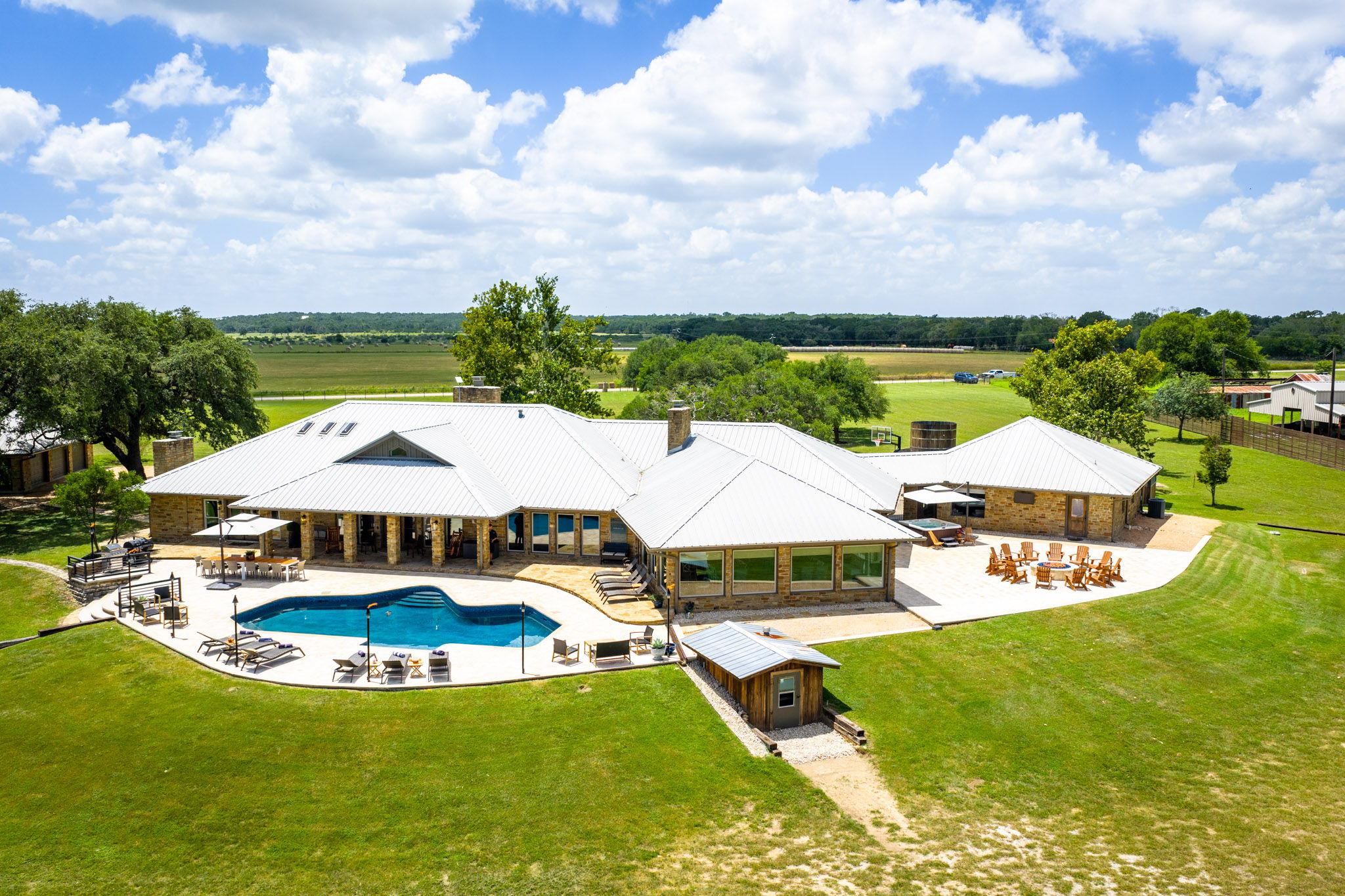 871 Chimney Valley Rd, Blanco, TX 78606