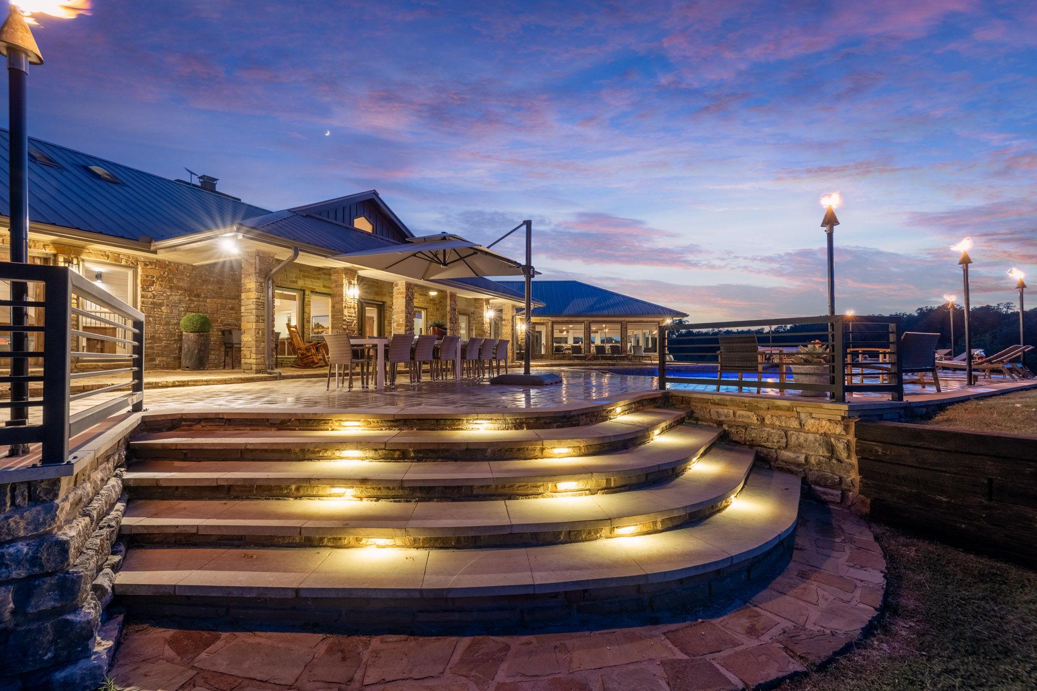 871 Chimney Valley Rd, Blanco, TX 78606